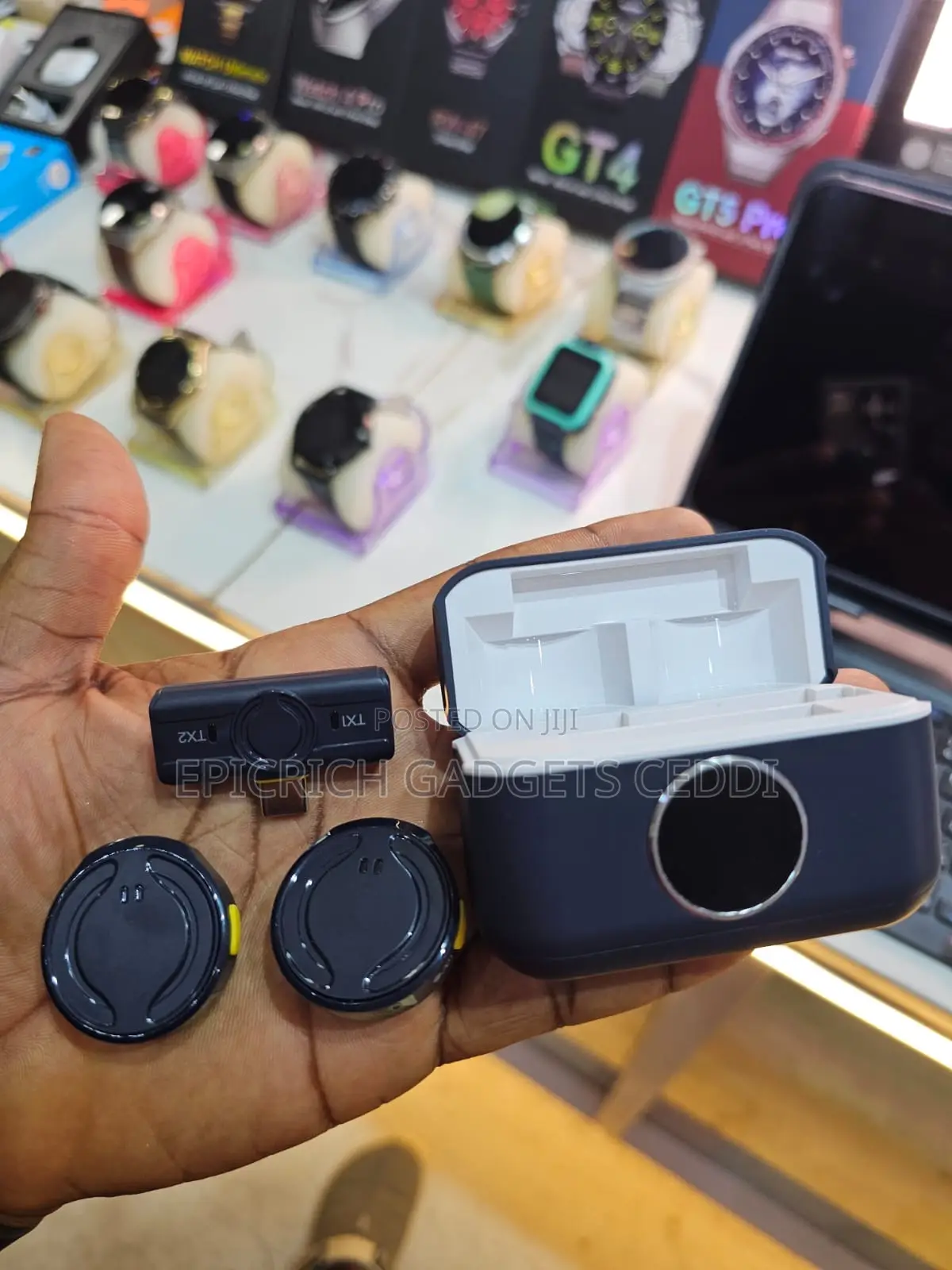 Q81 Mini Wireless Mic With Noise Reduction.