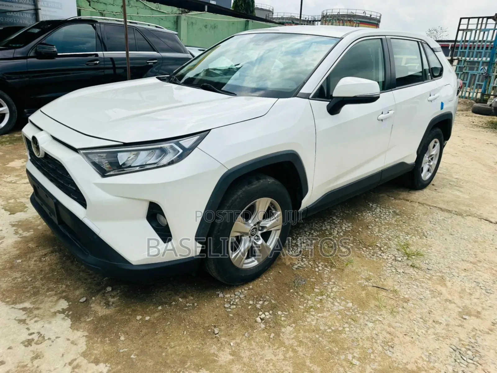 Toyota RAV4 2021 White