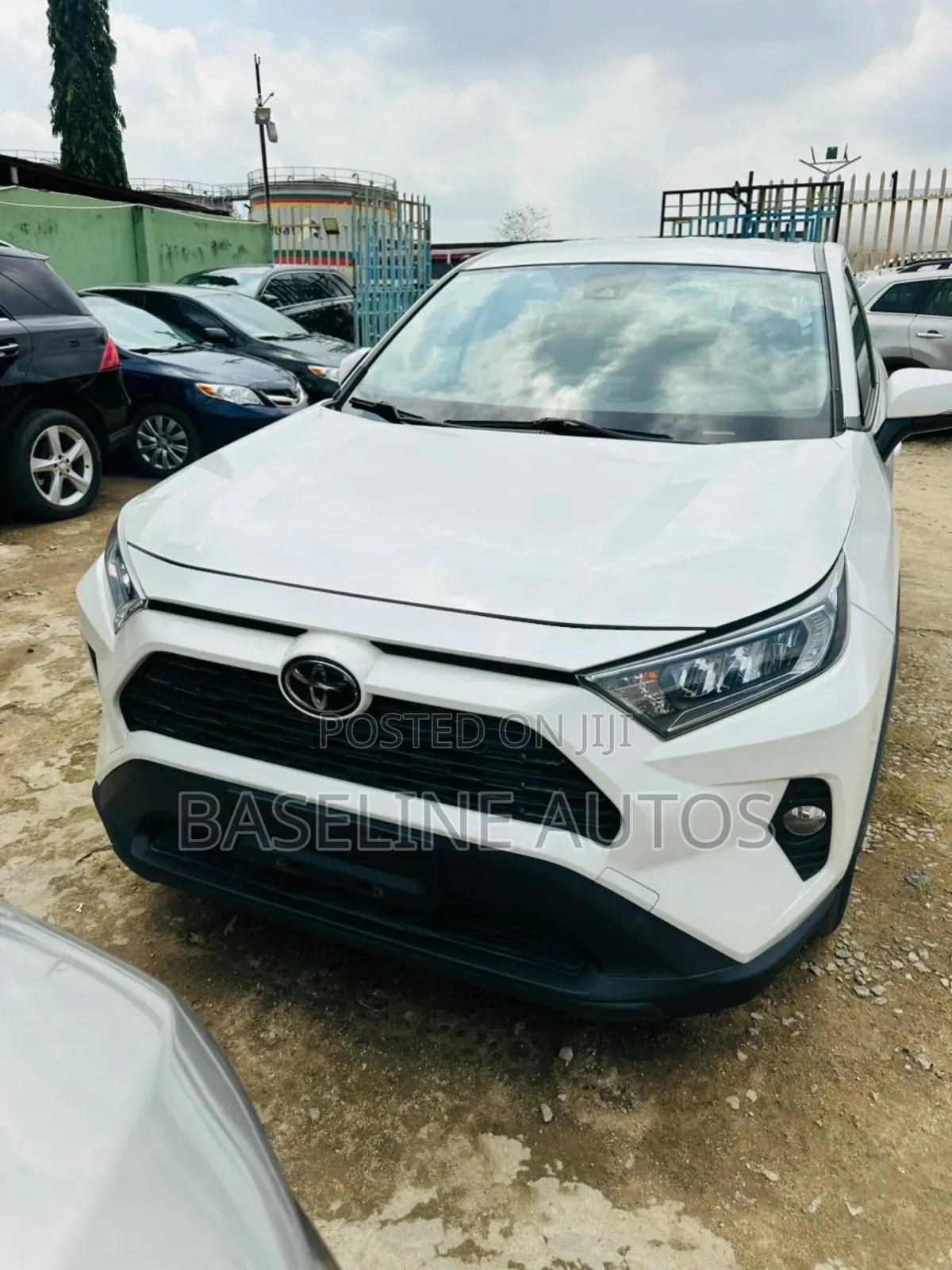 Toyota RAV4 2021 White