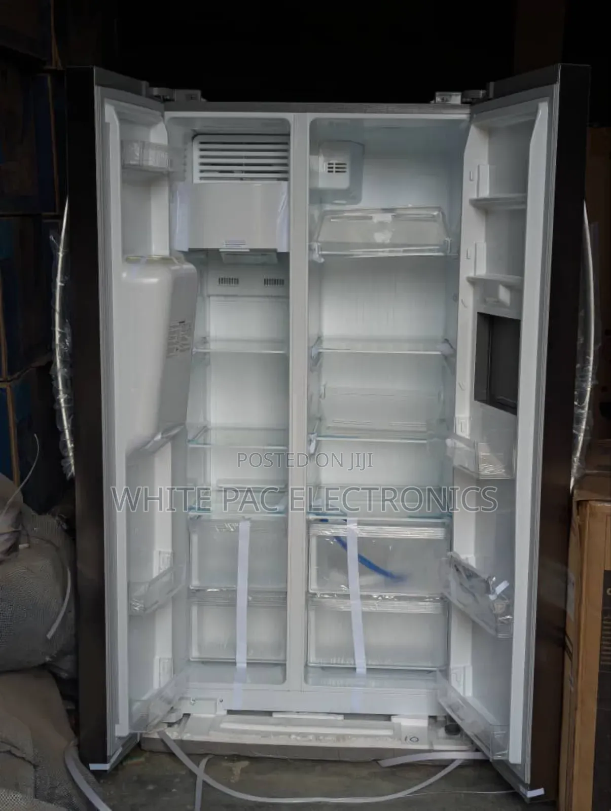 Midea 490 L Side By Side Fridge > Dispenser > Ice Cube Maker