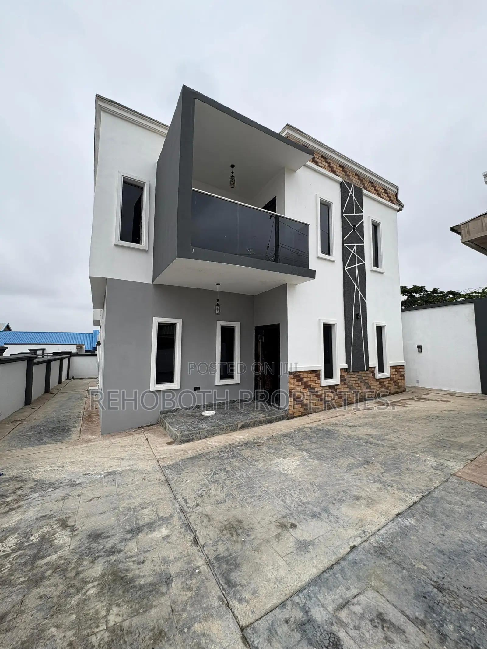 4bdrm Duplex in Kolapo Ishola, Ibadan for sale