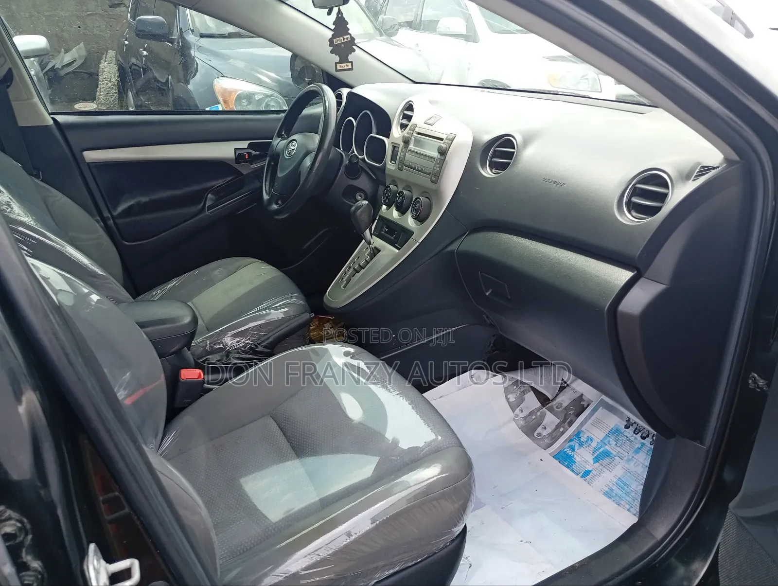Toyota Matrix Hatchback FWD (1.8L 4cyl 5M) 2010 Black