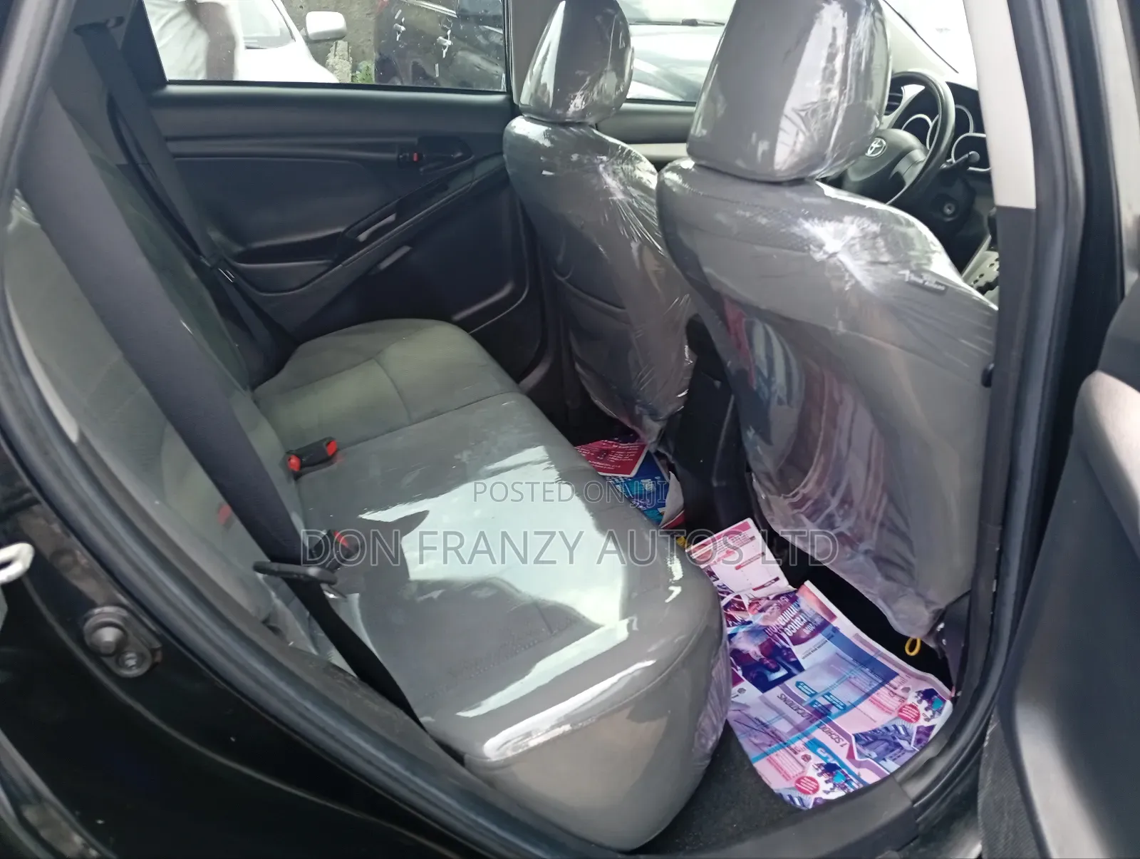 Toyota Matrix Hatchback FWD (1.8L 4cyl 5M) 2010 Black