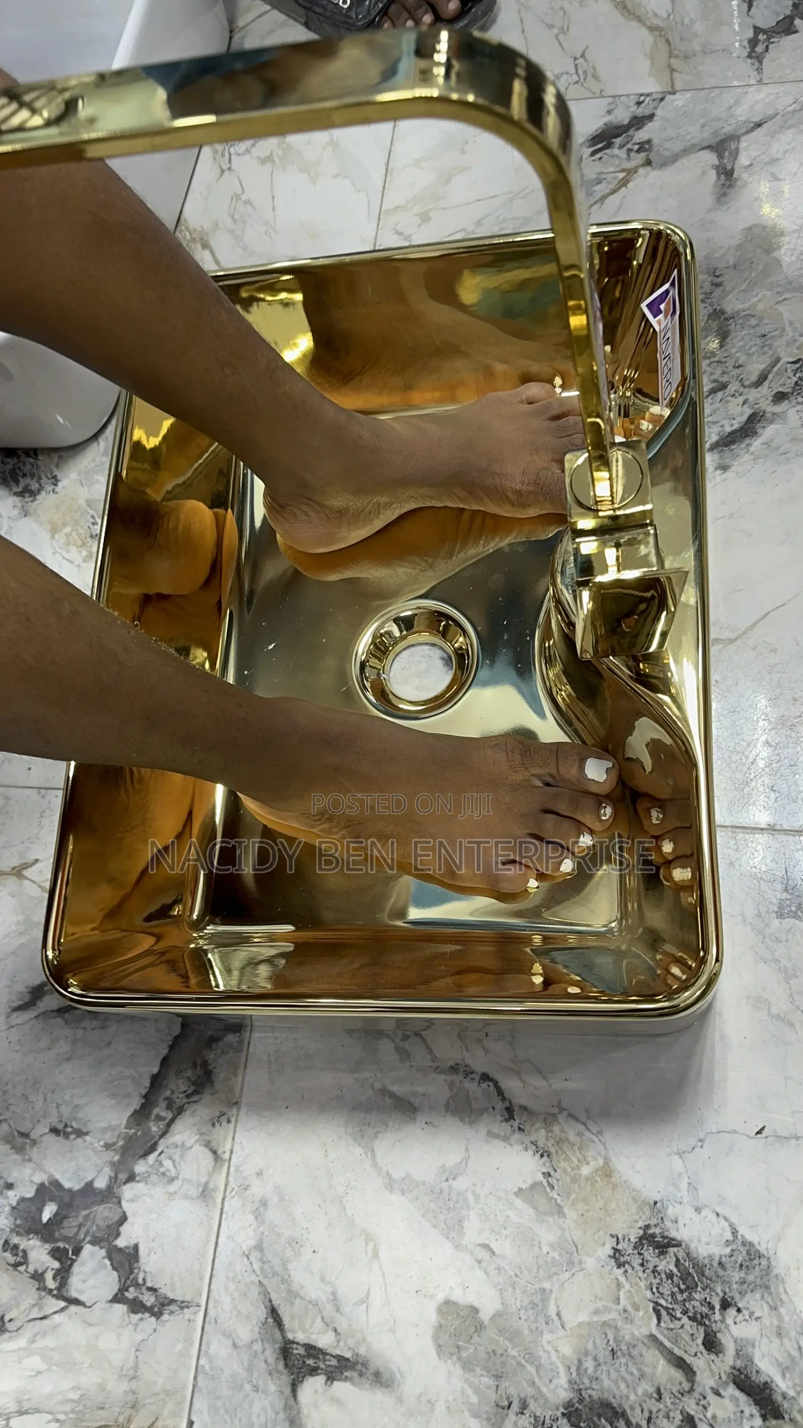 Gold Pedicure Bowl With Mixer