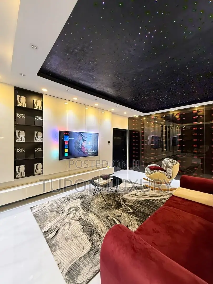 Deluxe 2 Bedroom Apartment With a Private Cinema Bathub