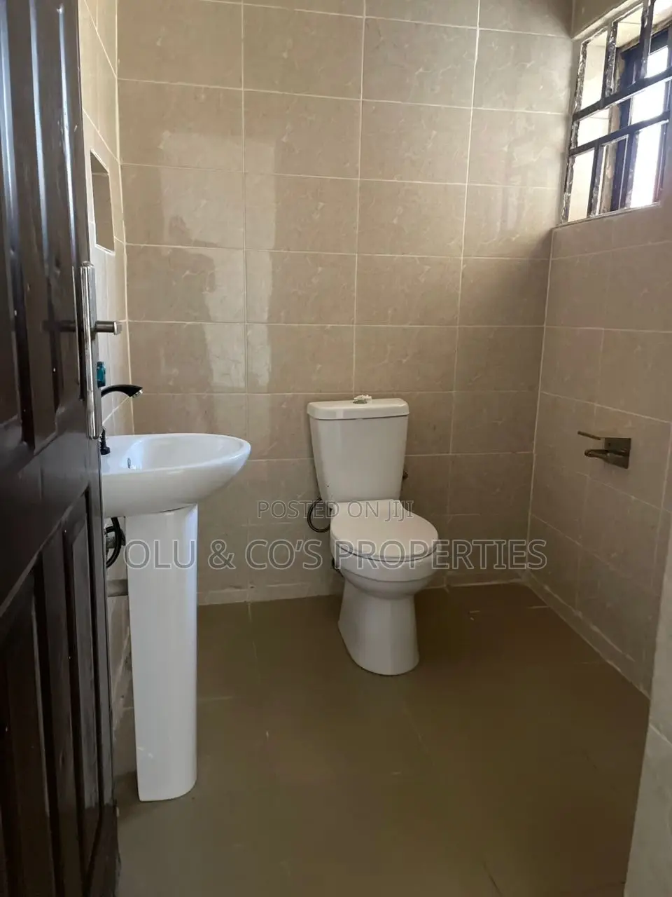 3bdrm Block of Flats in Wuye for rent