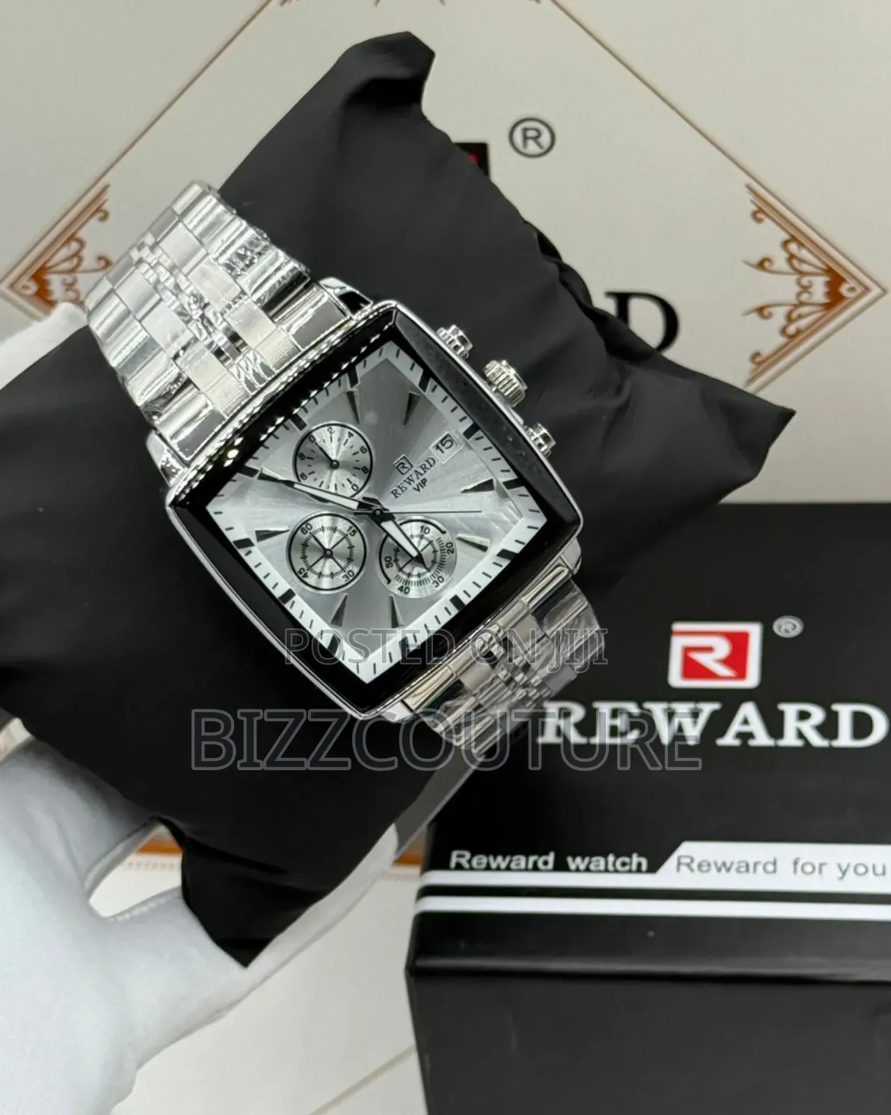 Original Rewardvip Chronograph, Silver Dial, Strap Watch