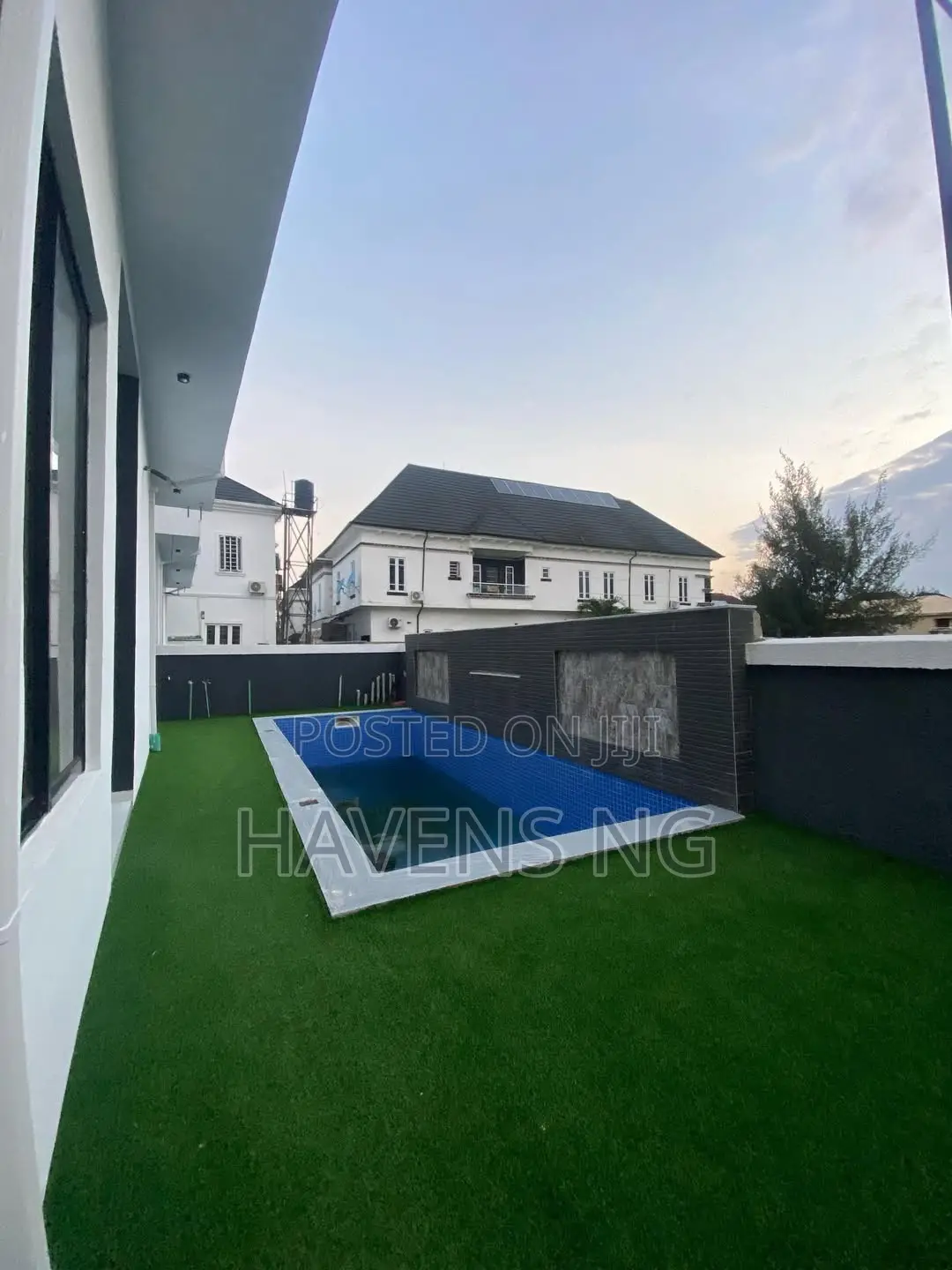 5bdrm Duplex in Ikota for sale