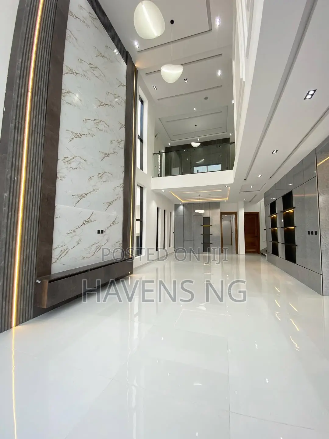 5bdrm Duplex in Ikota for sale