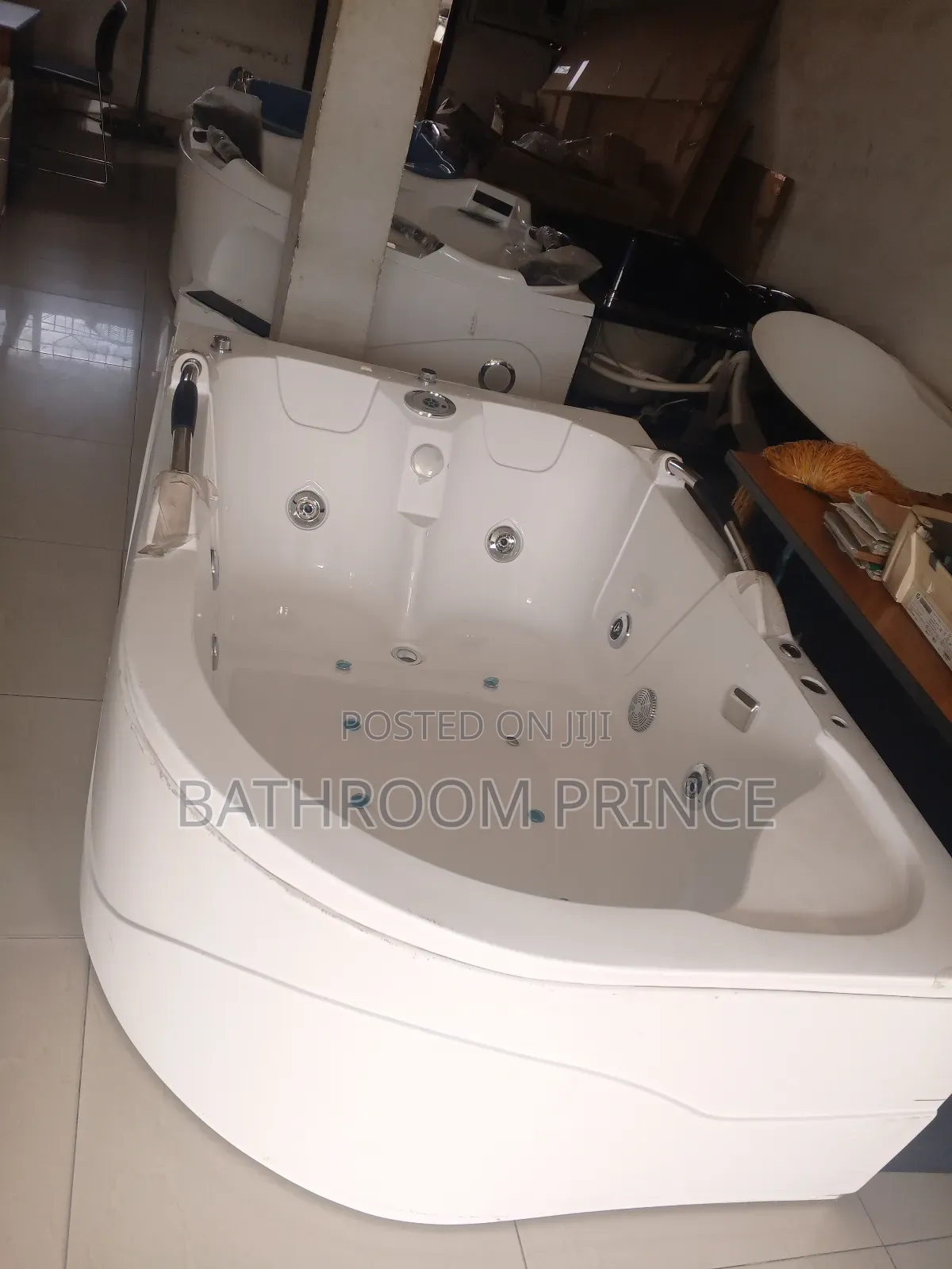 White Double Jacuzzi