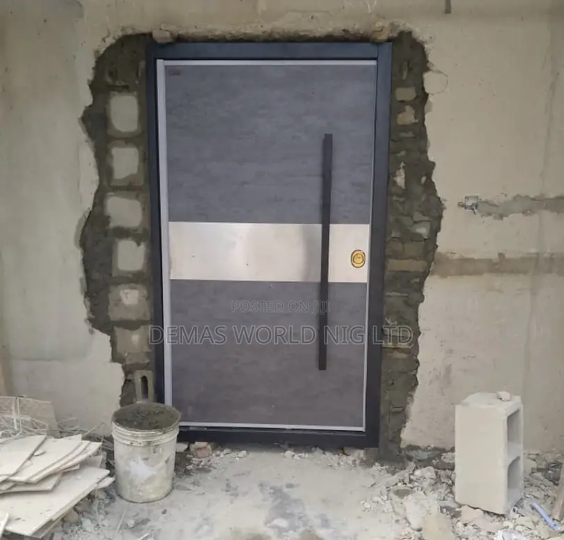 Pivot Door 4 by 7ft Spacial