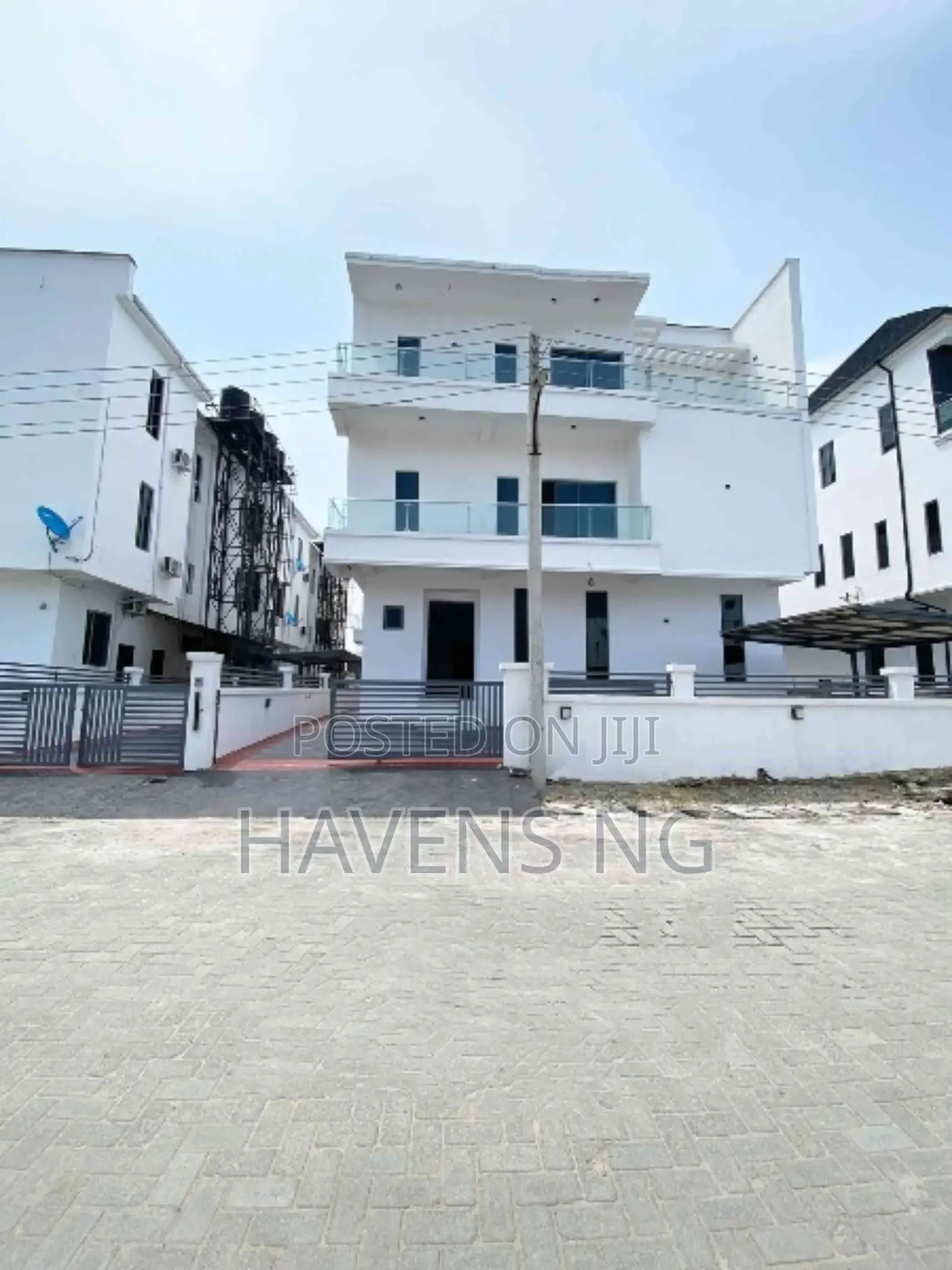 5bdrm Duplex in Lekki Phase 2 for sale