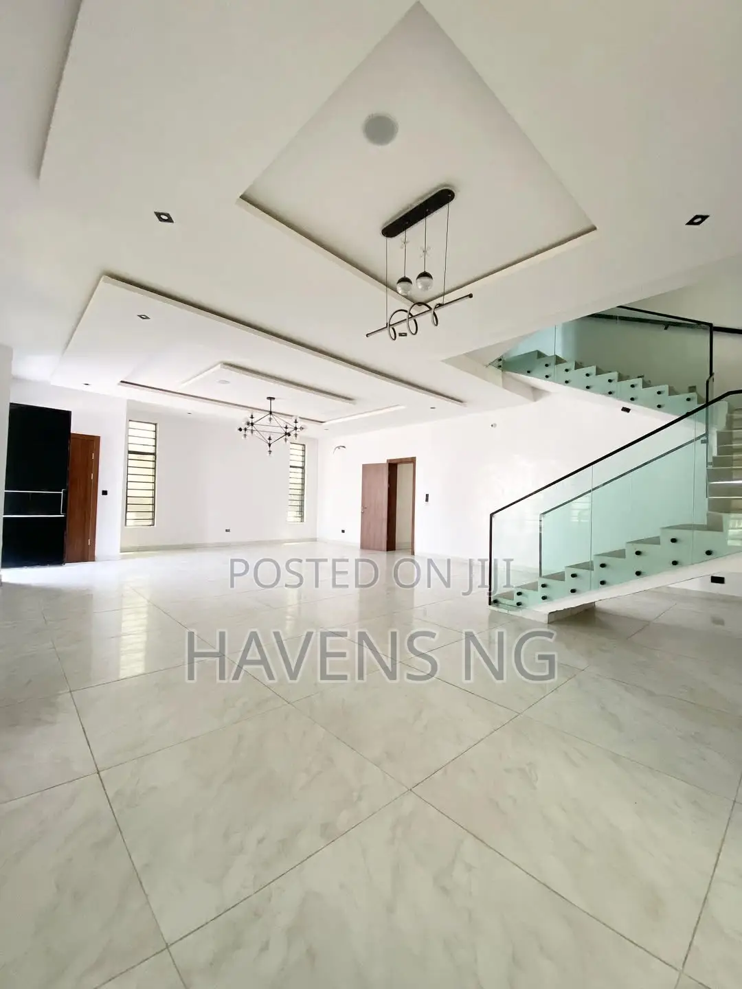 5bdrm Duplex in Lekki Phase 2 for sale