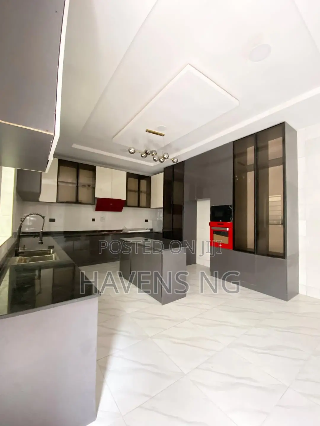 5bdrm Duplex in Lekki Phase 2 for sale