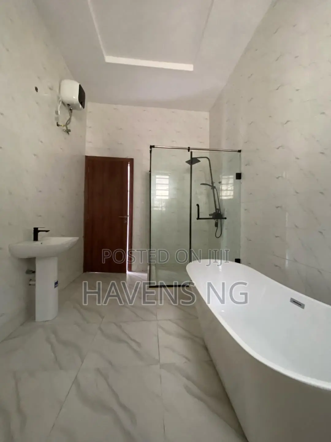 5bdrm Duplex in Lekki Phase 2 for sale