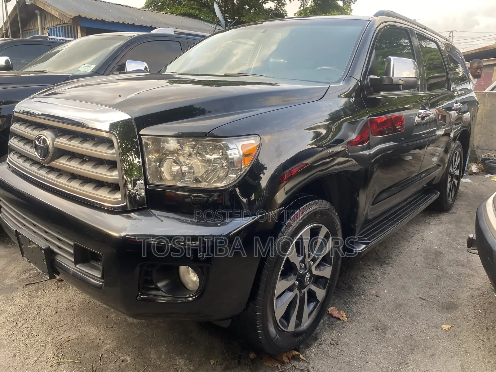Toyota Sequoia Platinum 4dr SUV 4WD (5.7L 8cyl 6A) 2012 Black