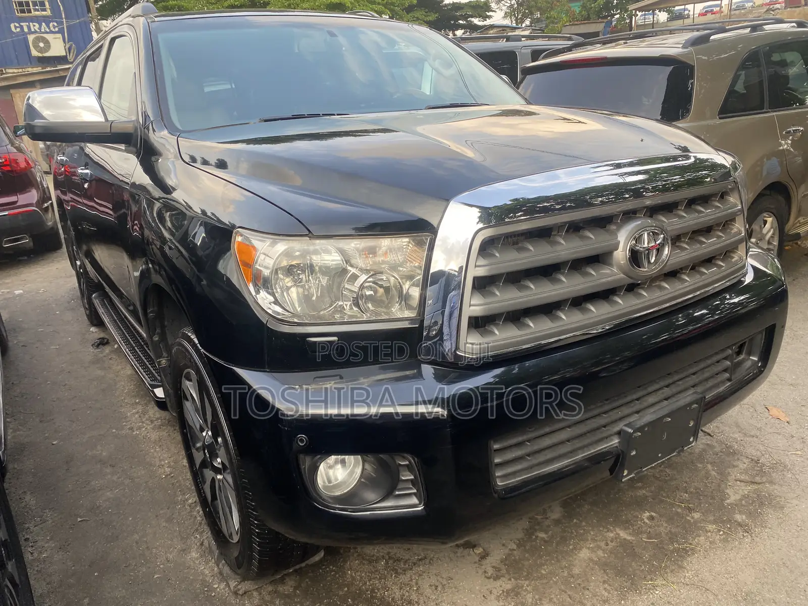 Toyota Sequoia Platinum 4dr SUV 4WD (5.7L 8cyl 6A) 2012 Black