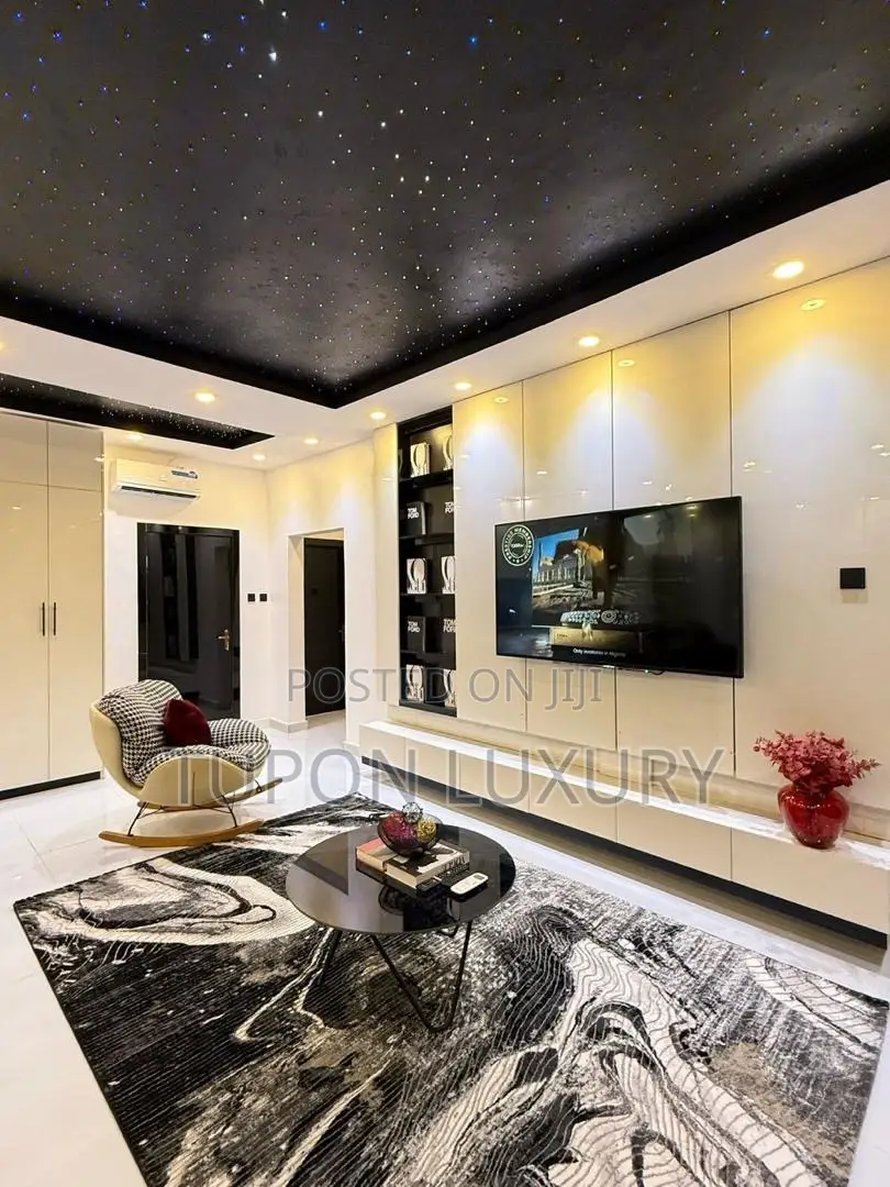 1 Bedroom Apartment With Private Cinema and Bath Tub