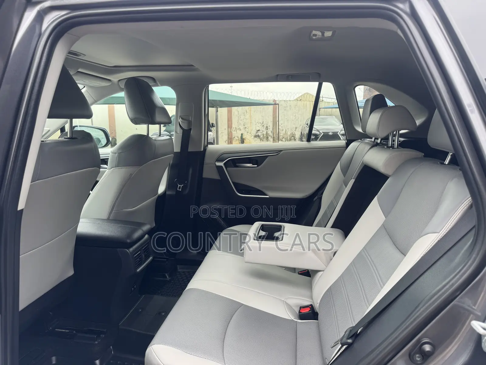 Toyota RAV4 Limited 2021 Gray