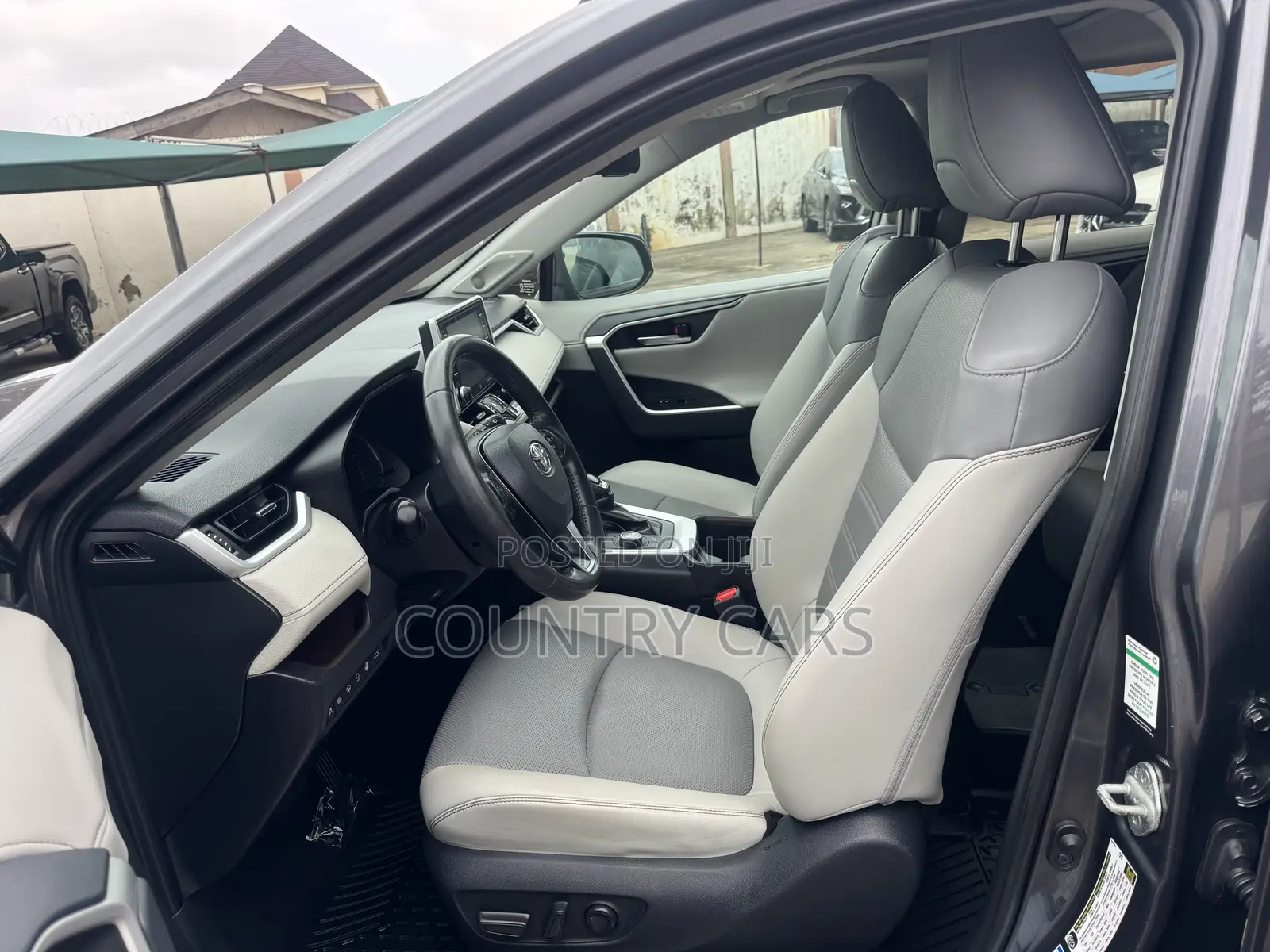 Toyota RAV4 Limited 2021 Gray