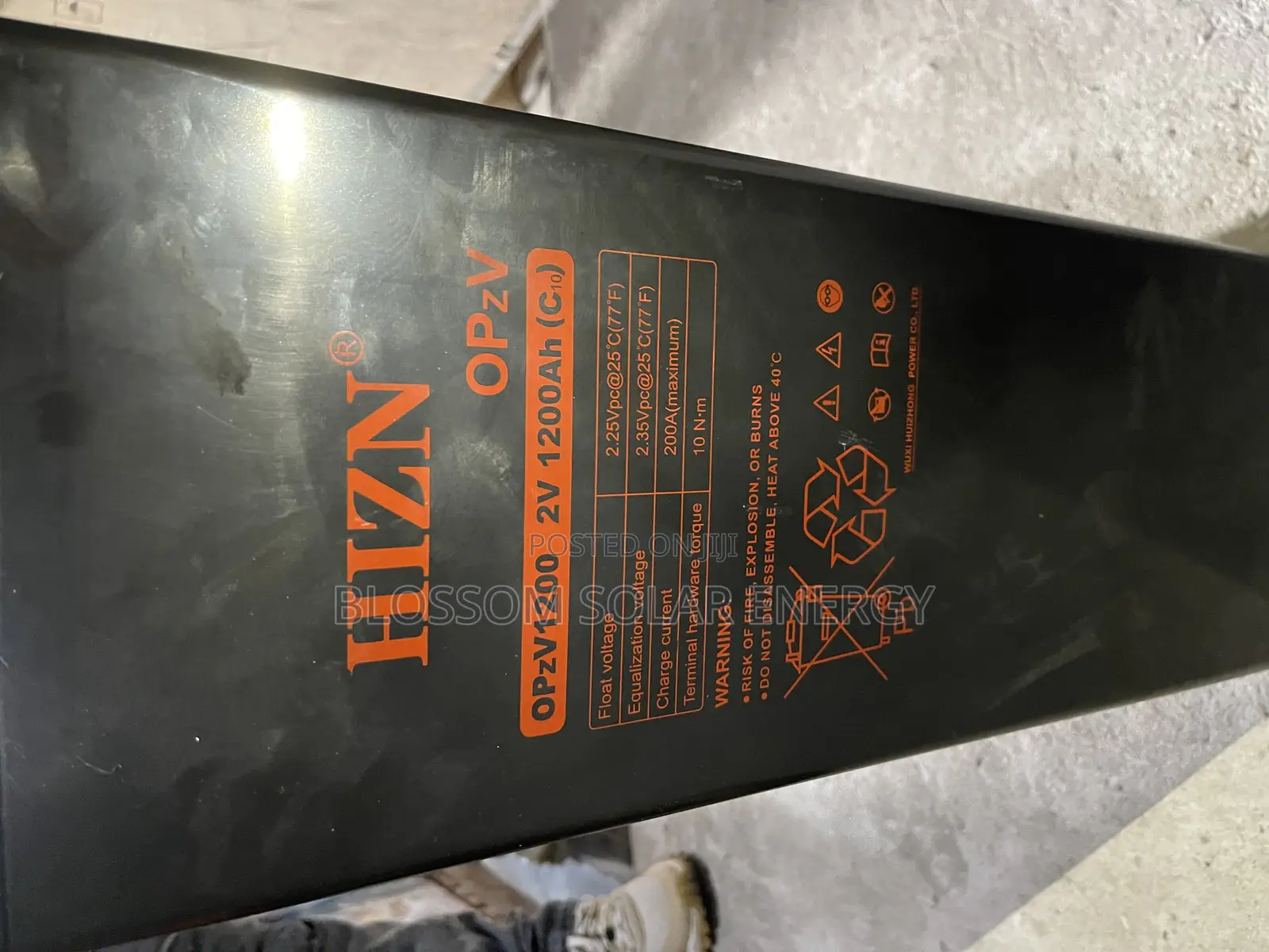 Hizn Strong 2v 1200ah Dry Cell Battery