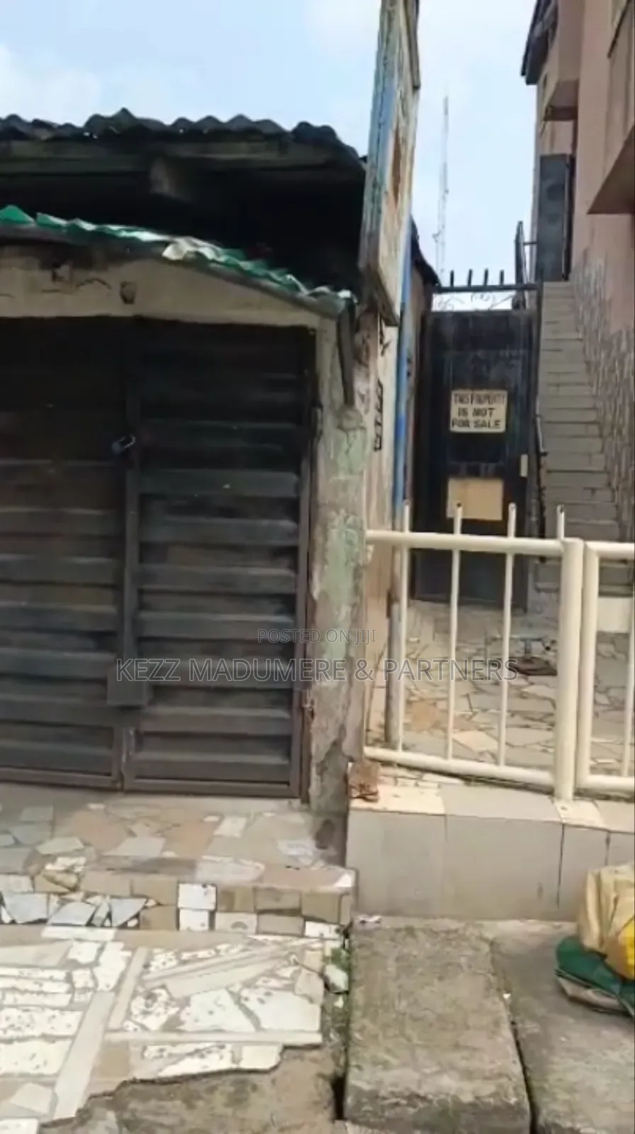 For Sale: 2 Plots With Old Bungalow at Mbaise Road, Owerri