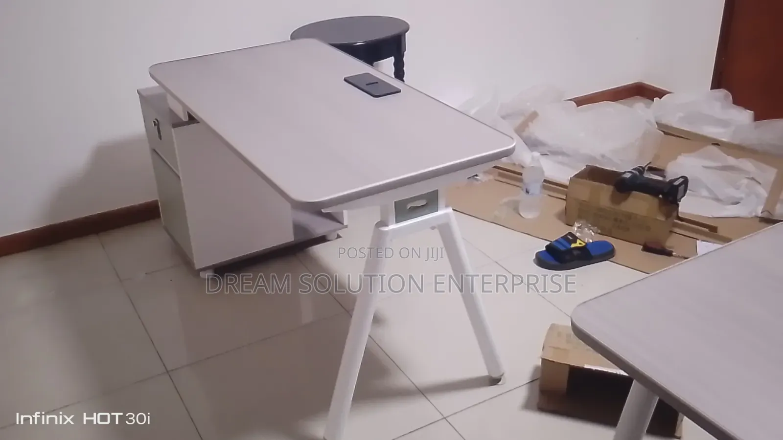 Metal Leg Table With Storage