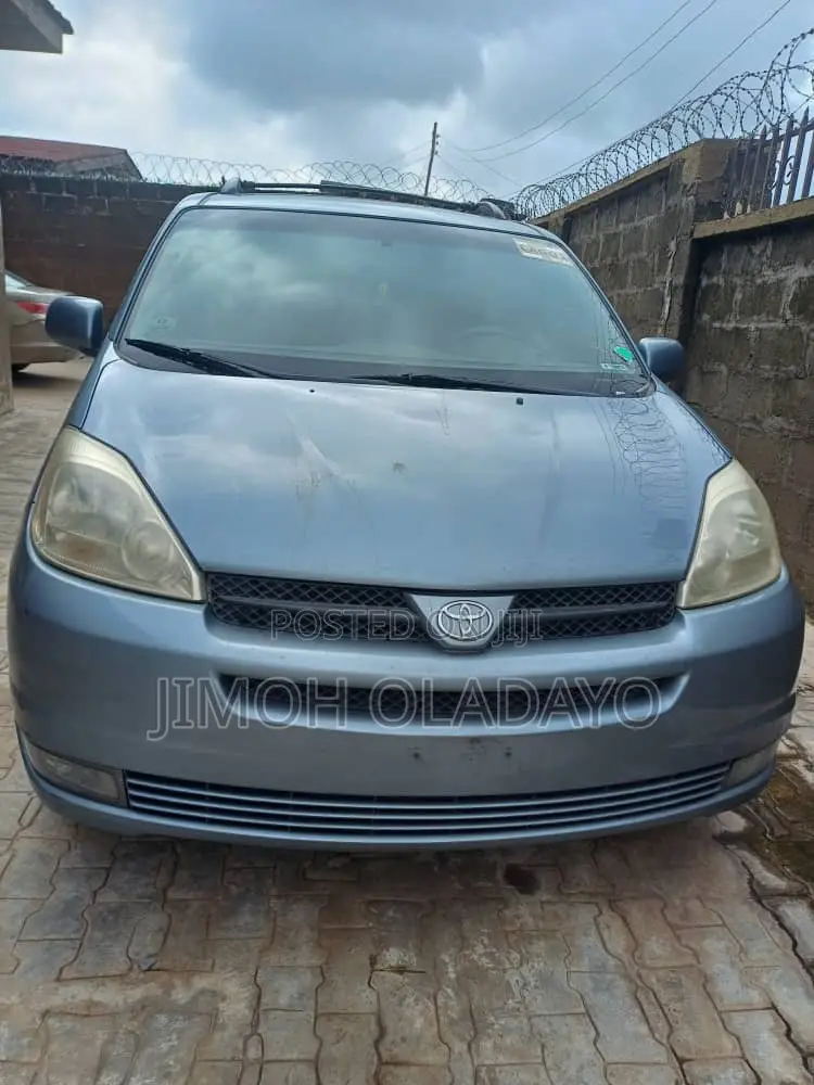 Toyota Sienna XLE Limited 2005 Blue
