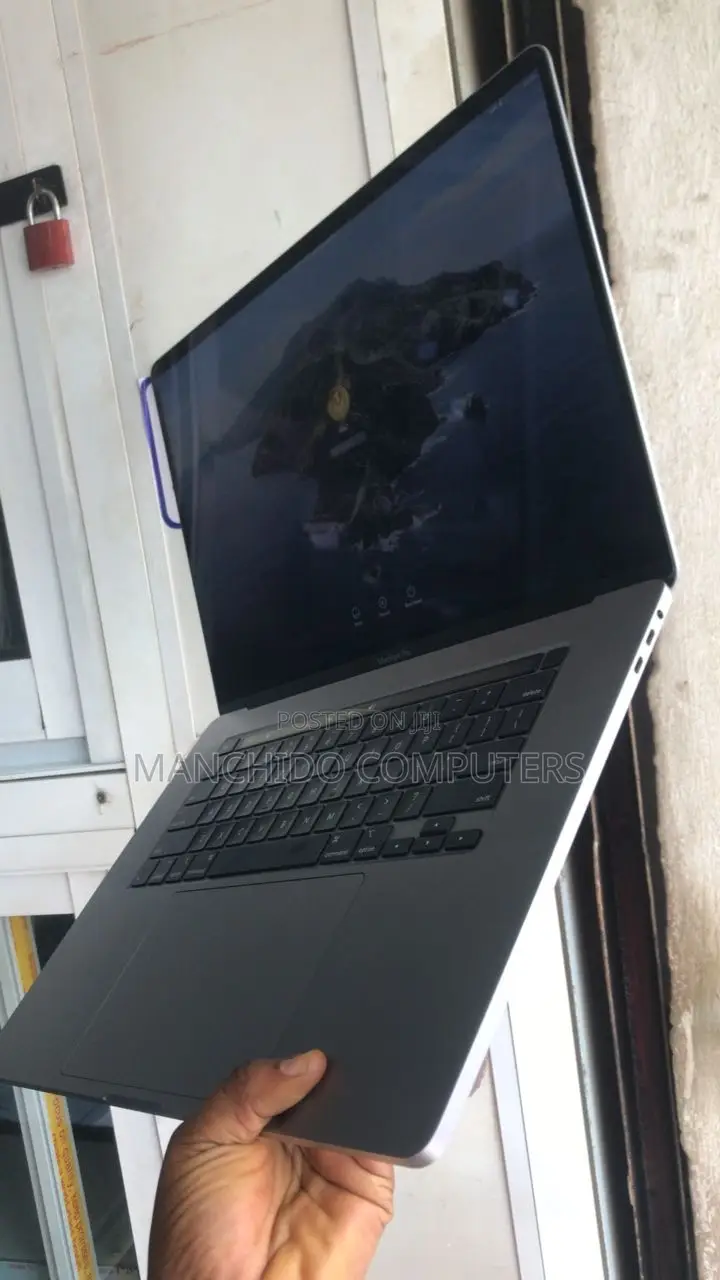 Laptop Apple MacBook Pro 2019 64GB Intel Core i9 SSD 2T