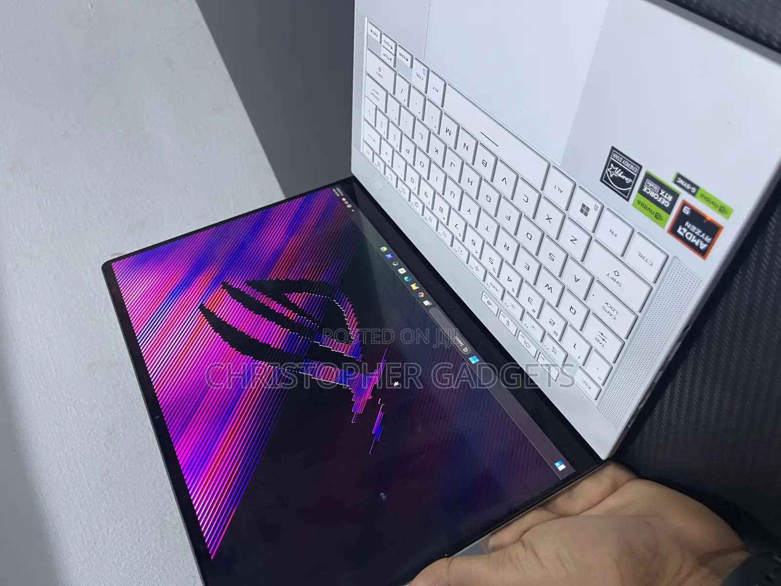 Laptop Asus ROG Zephyrus G14 16GB AMD Ryzen 9 SSD 1T