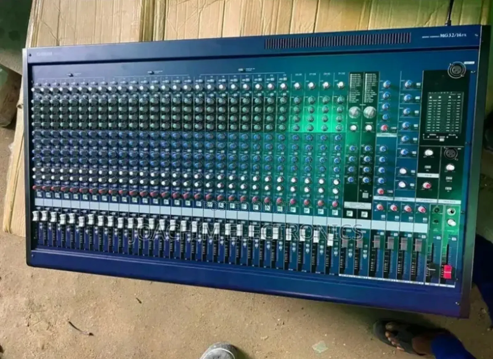 Original Yamaha Professional Mixer 32 Channels