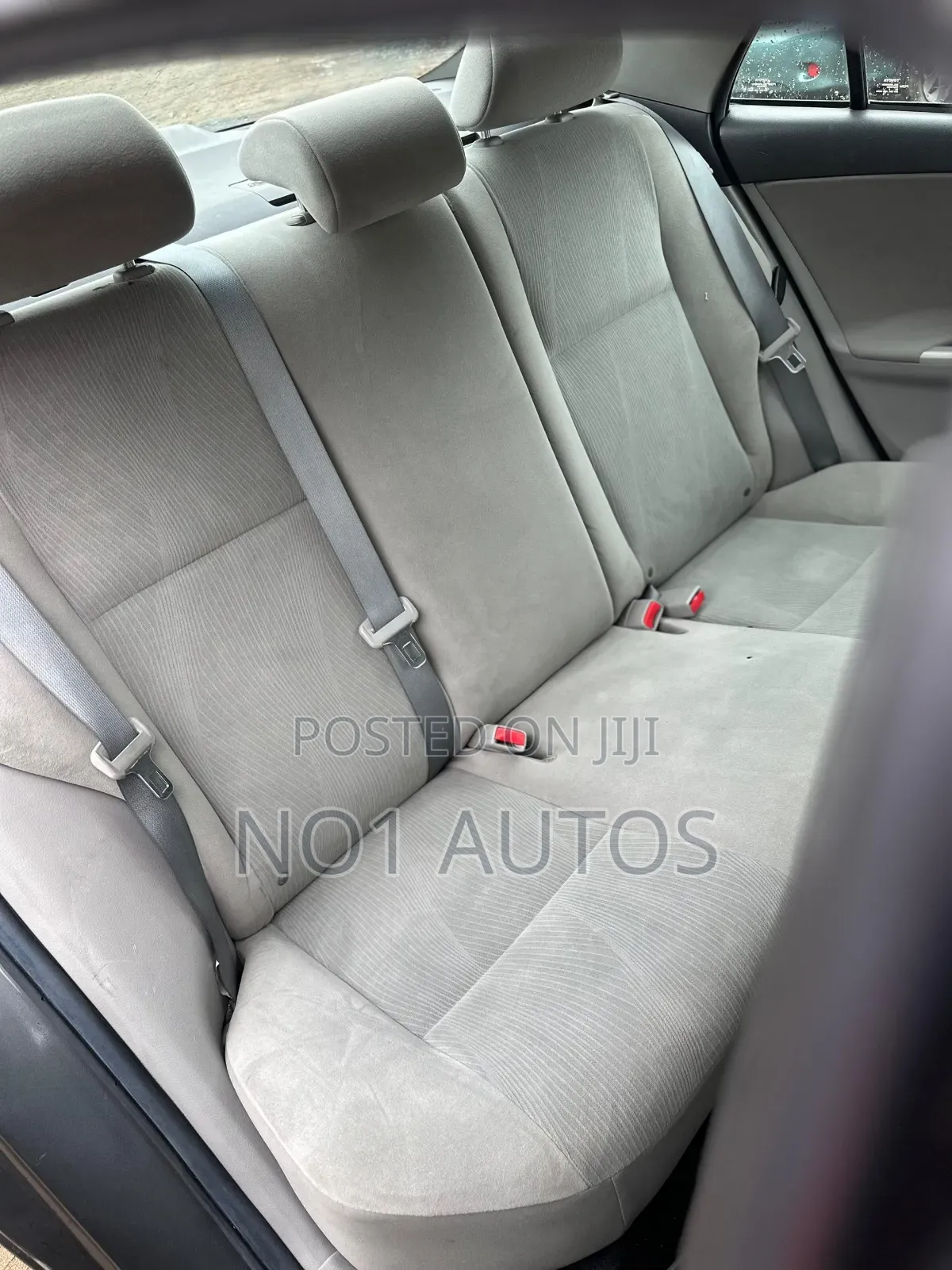 Toyota Corolla LE 4dr Sedan (1.8L 4cyl 4A) 2013 Gray
