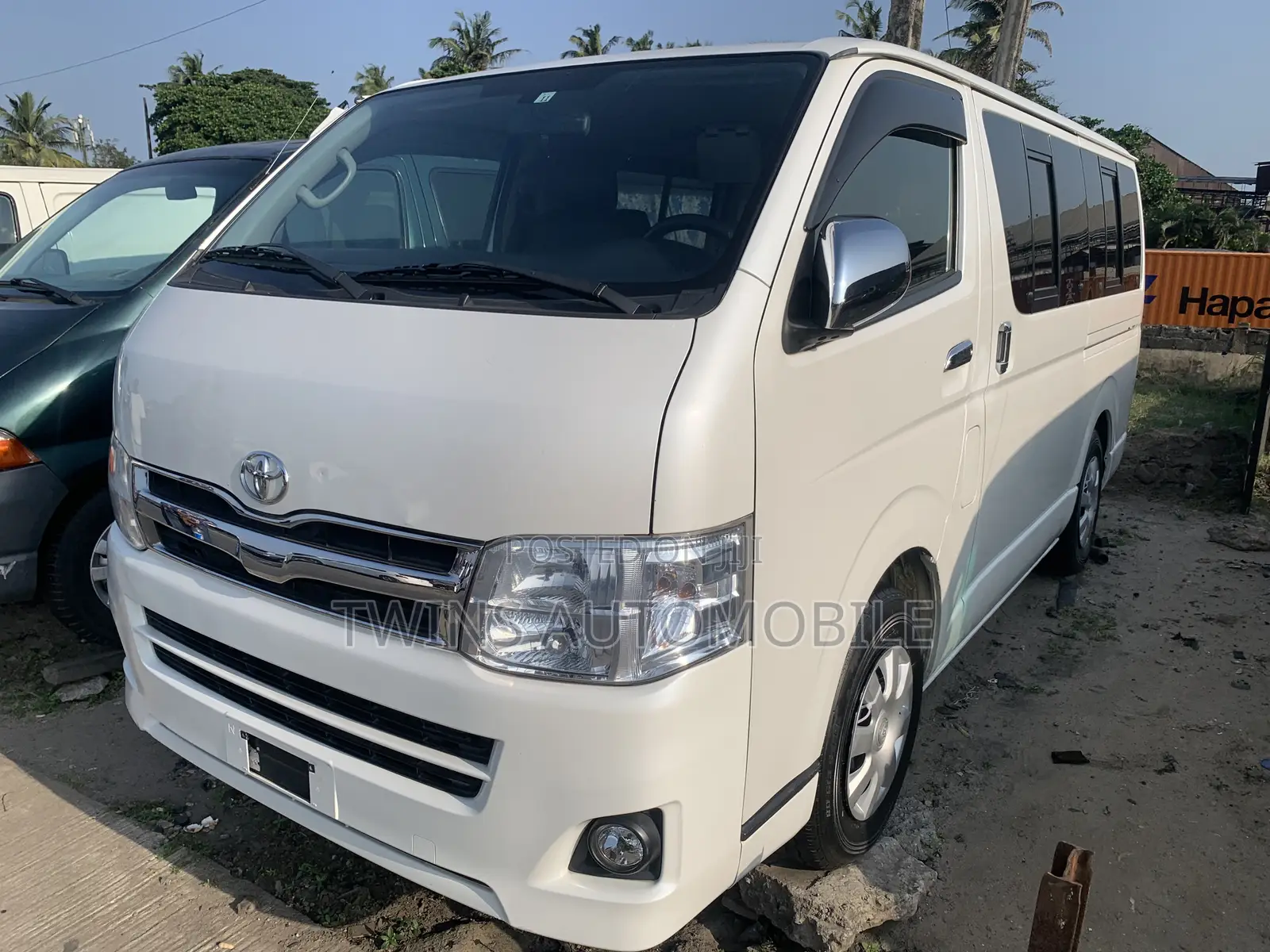 Toyota HiAce 2013 White