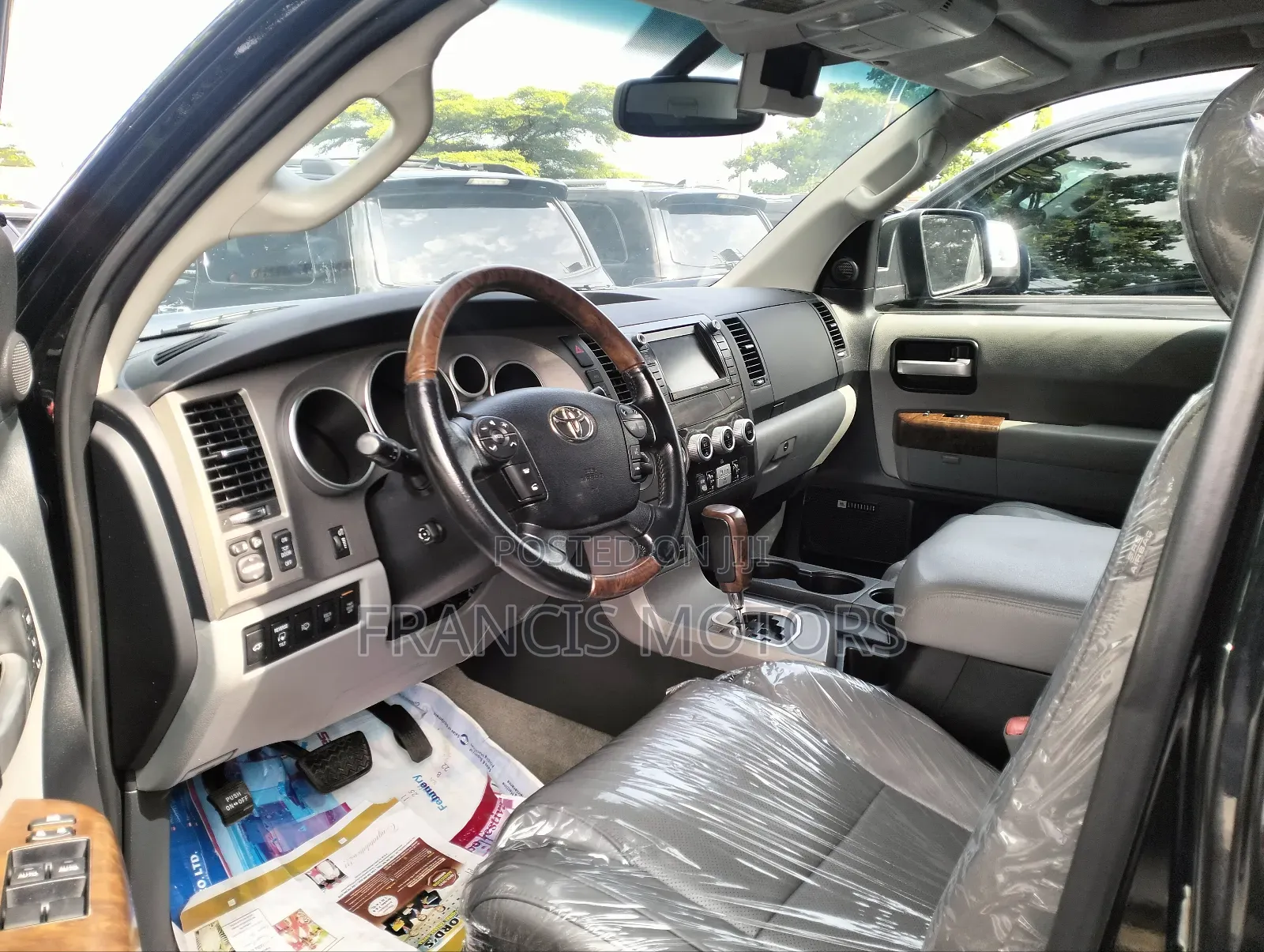 Toyota Sequoia Platinum FFV 4dr SUV 4WD (5.7L 8cyl 6A) 2013 Black