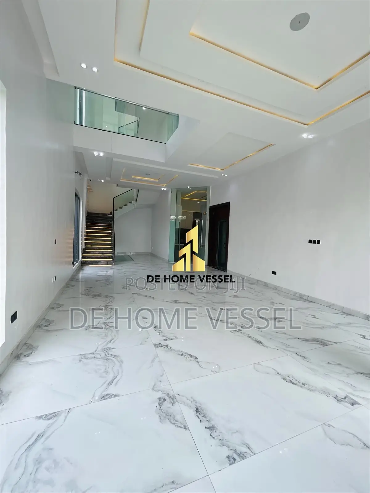 5bdrm Duplex in Osapa london for sale