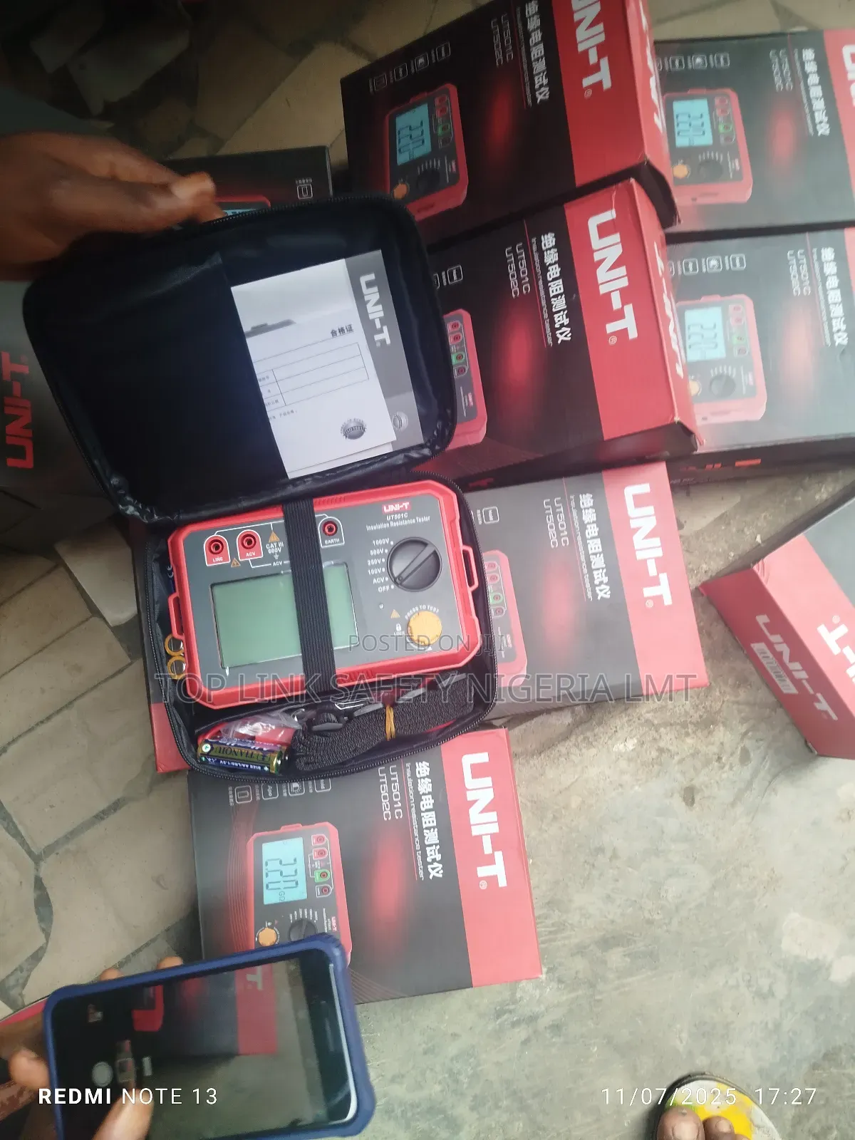 Uni -T Insulation Tester 501