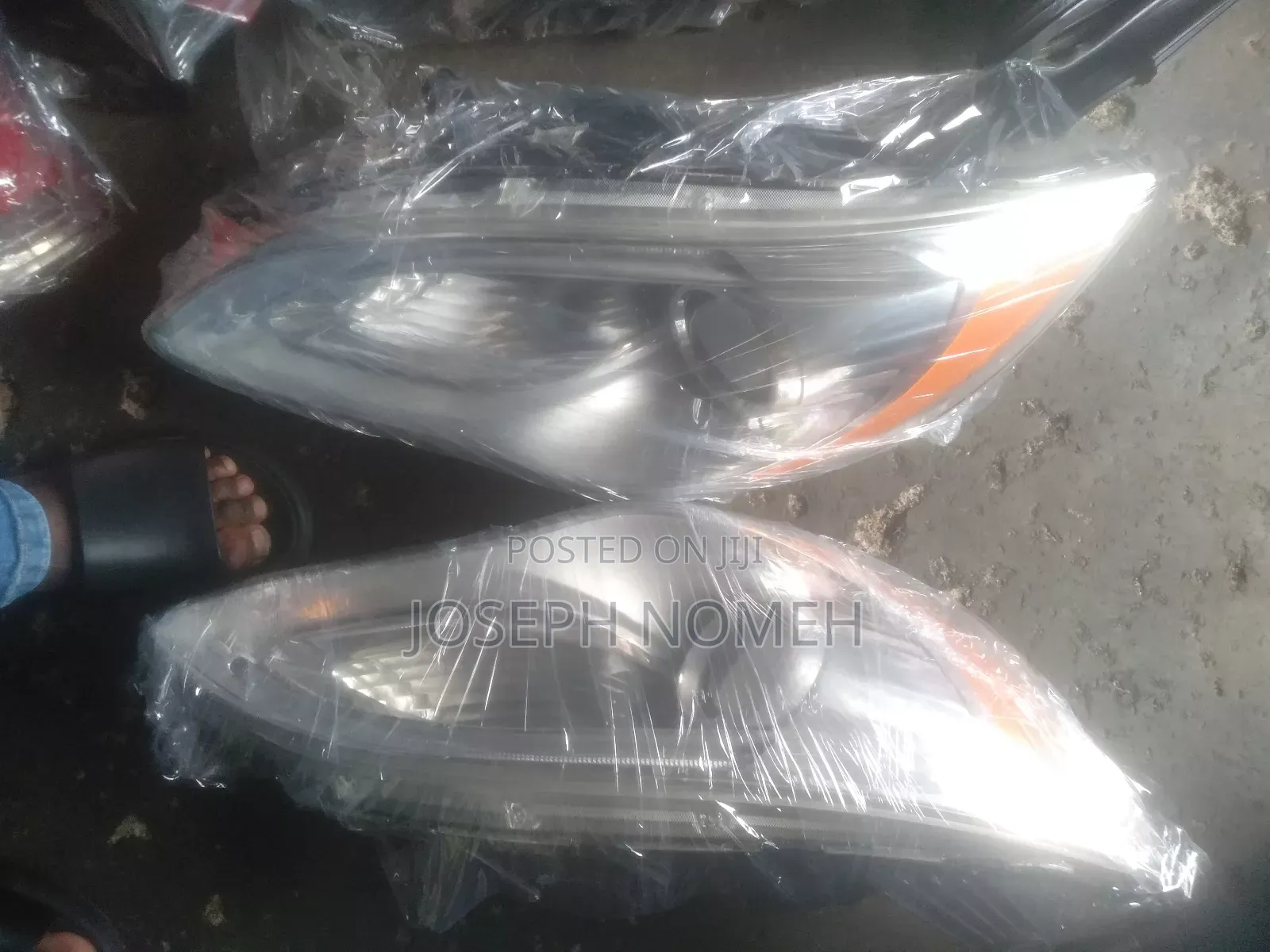 Chrysler 200c Headlights