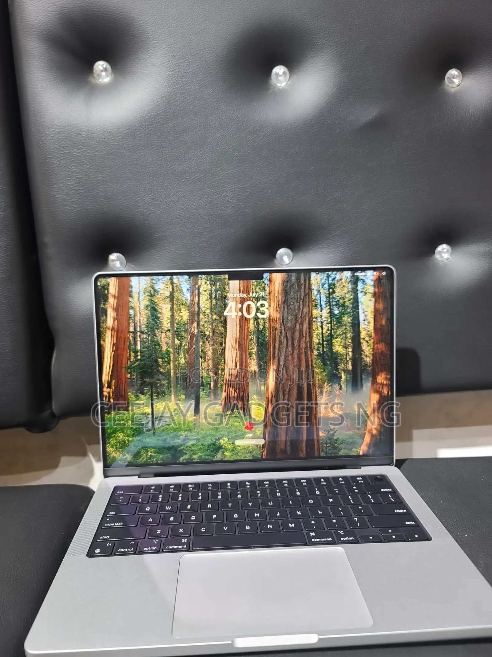 Laptop Apple MacBook Pro 2023 M3 8GB Apple M3 SSD 512GB