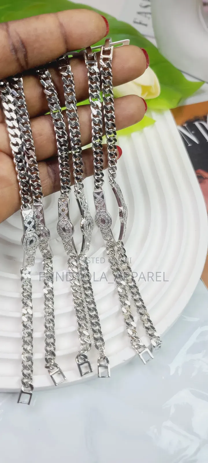 Silver Beautiful Hand Chain (Slim Wrist)