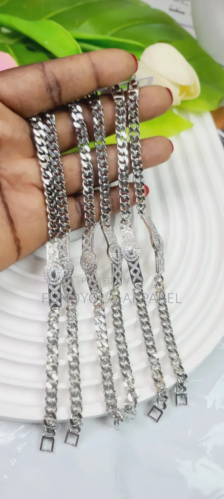Silver Beautiful Hand Chain (Slim Wrist)