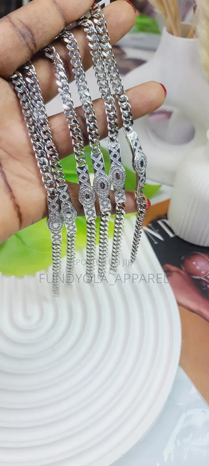 Silver Beautiful Hand Chain (Slim Wrist)
