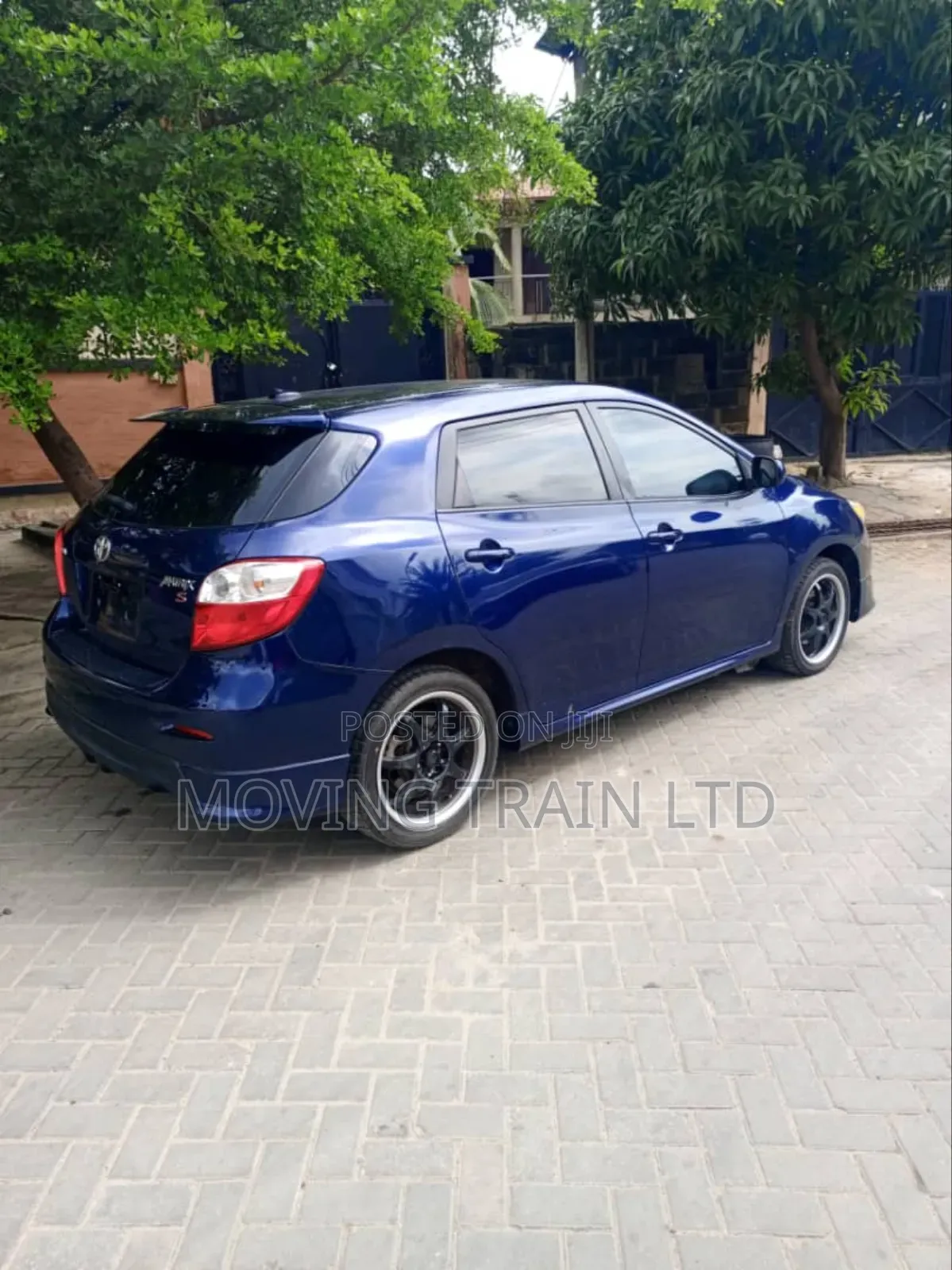 Toyota Matrix XRS Hatchback FWD (2.4L 4cyl 5A) 2010 Blue