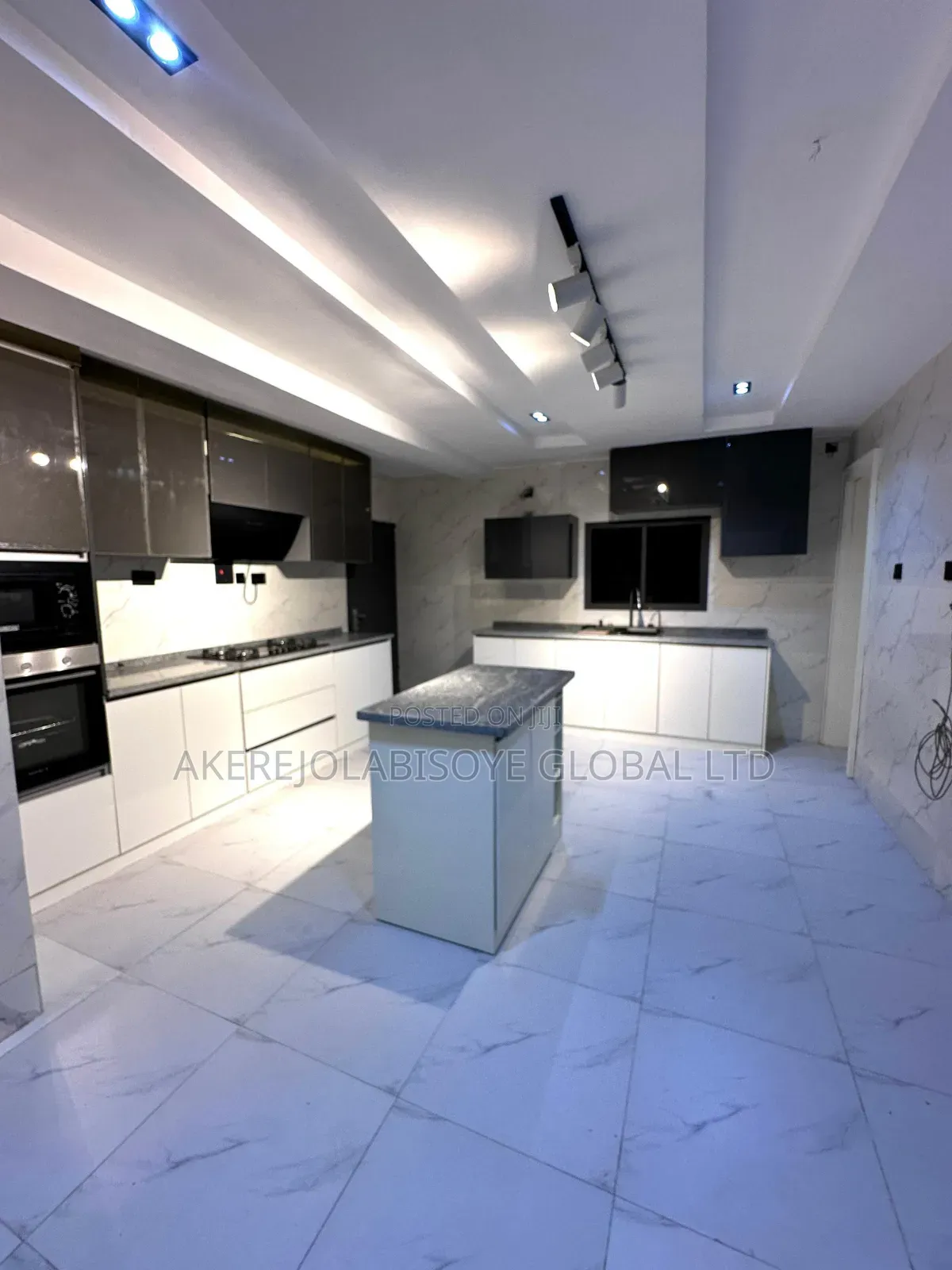 4bdrm Duplex in Gwarinpa Main for sale