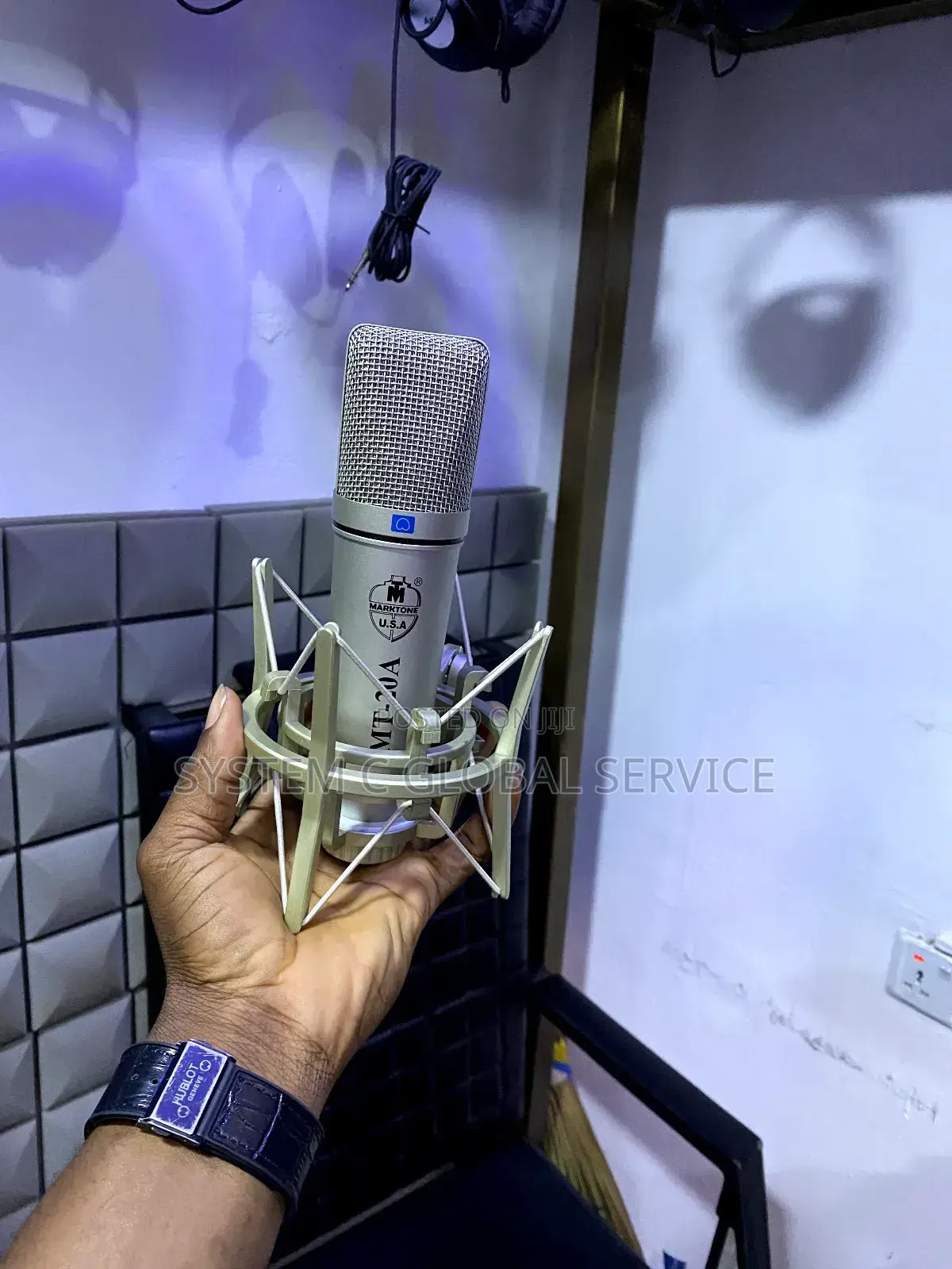 Marktone Usa Mt-20a Condenser Microphone With Holder