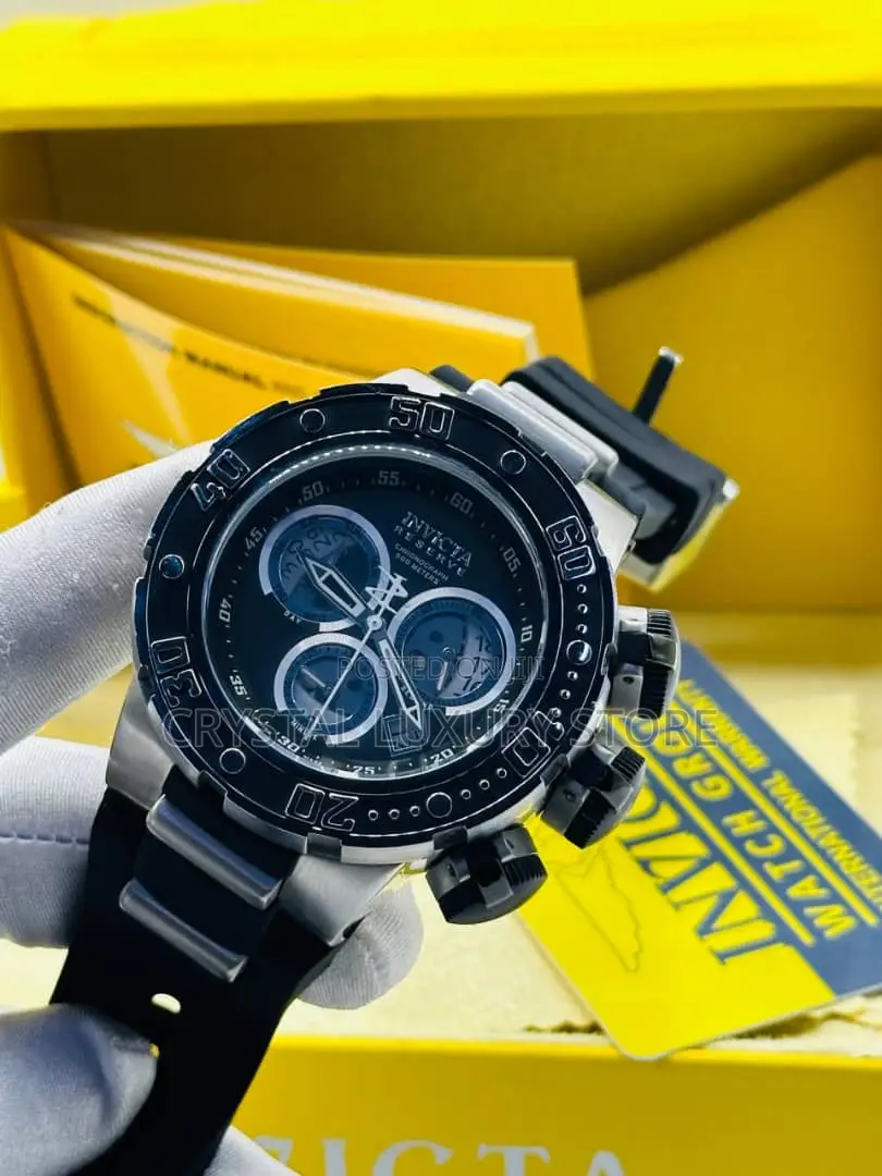 Invicta Quality Luxury Men Rubber Strap Wristwatch