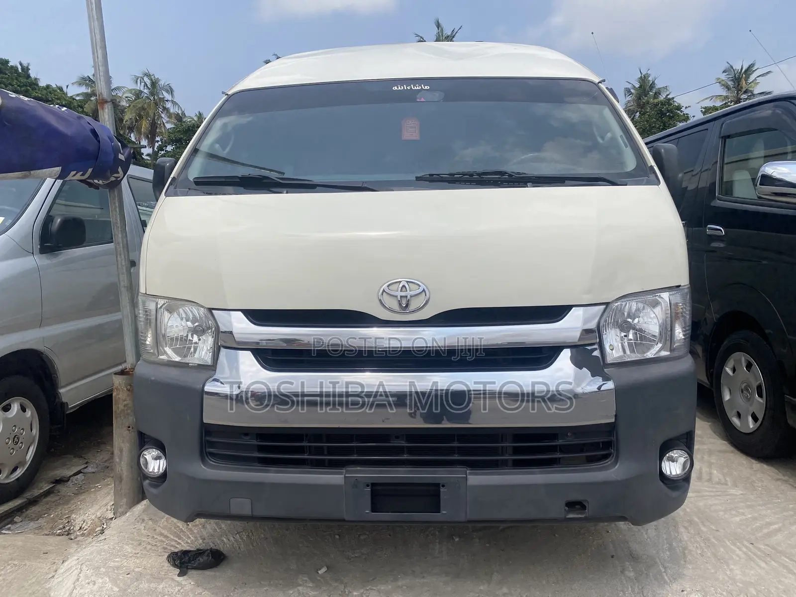 Toyota HiAce 2015 White