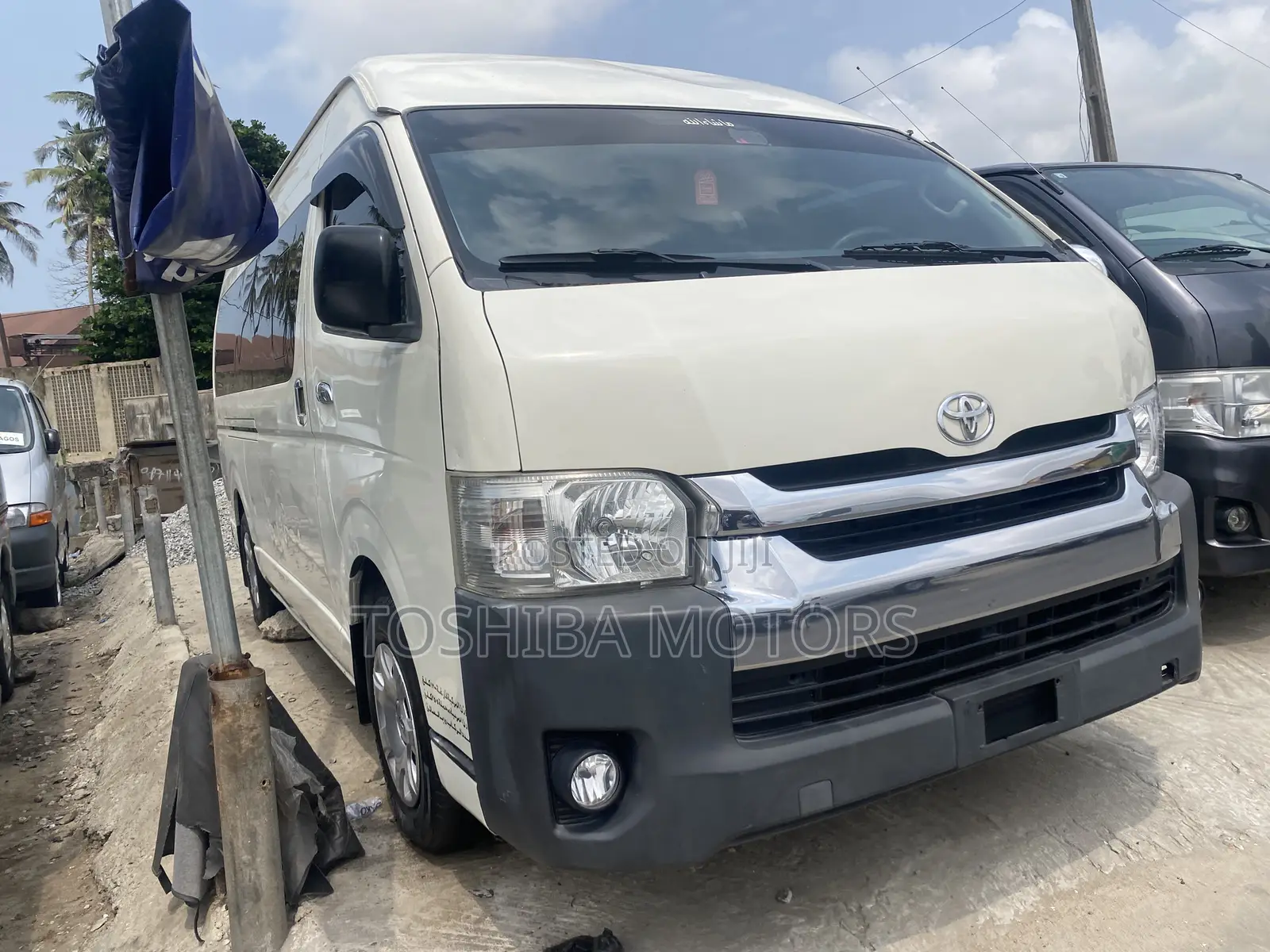 Toyota HiAce 2015 White