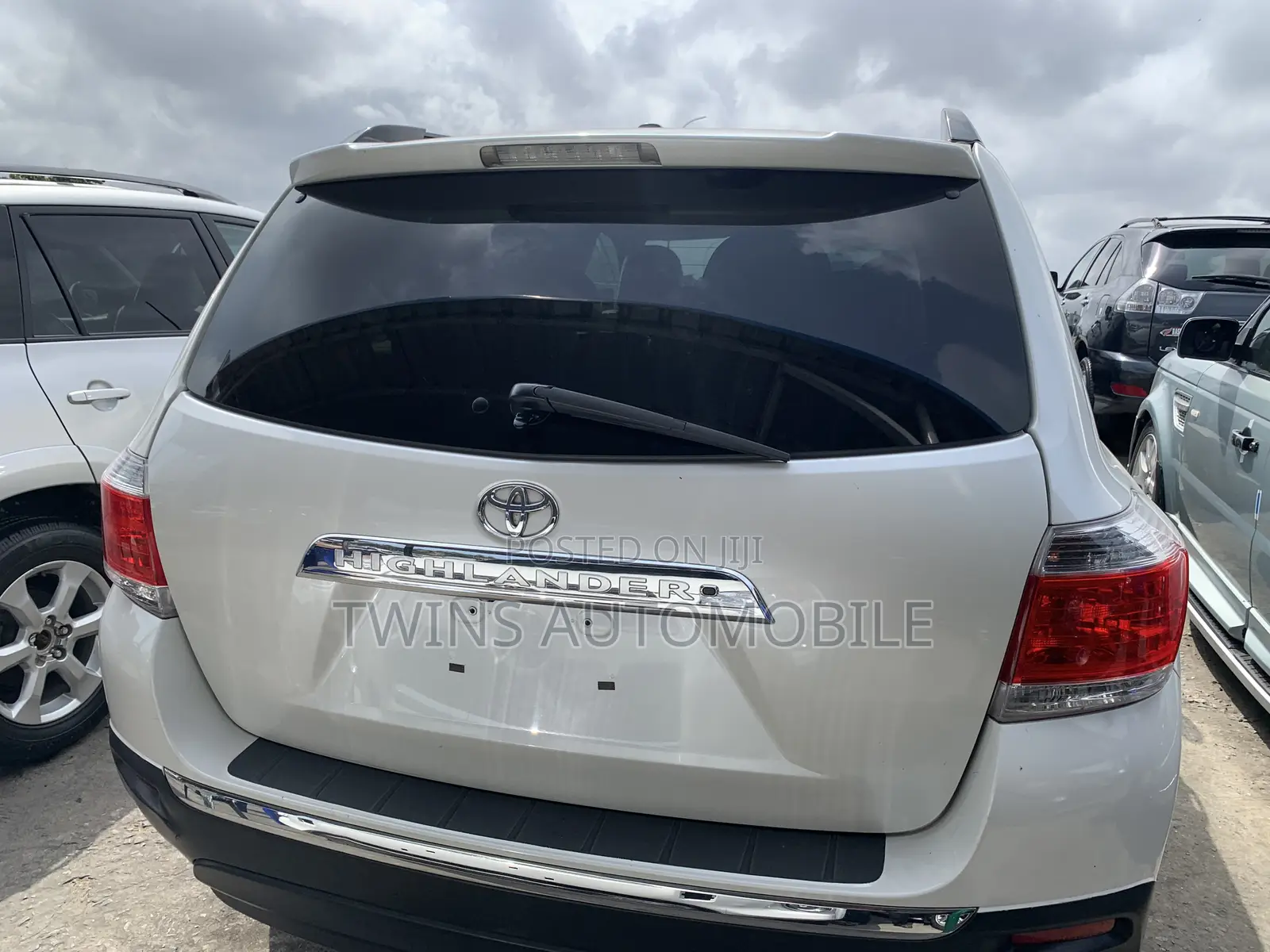 Toyota Highlander Limited 2012 White