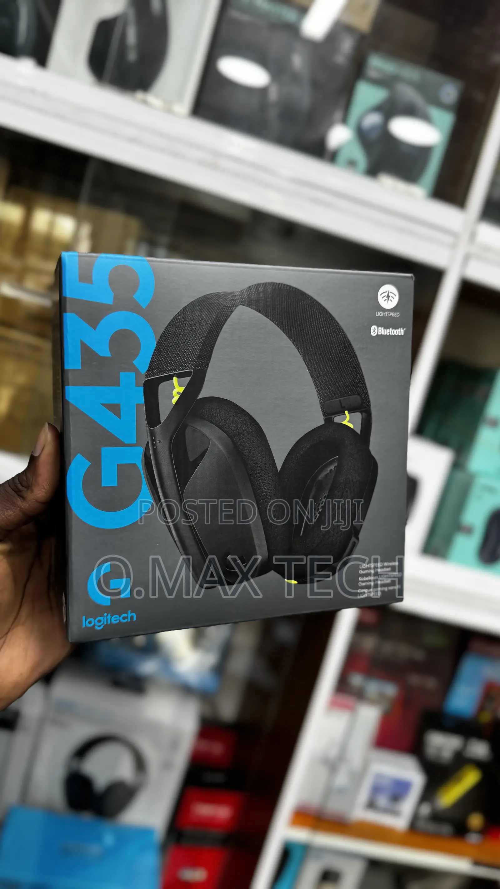Logitech G435 Ligthspeed& Bluetooth Wireless Gaming Headset.