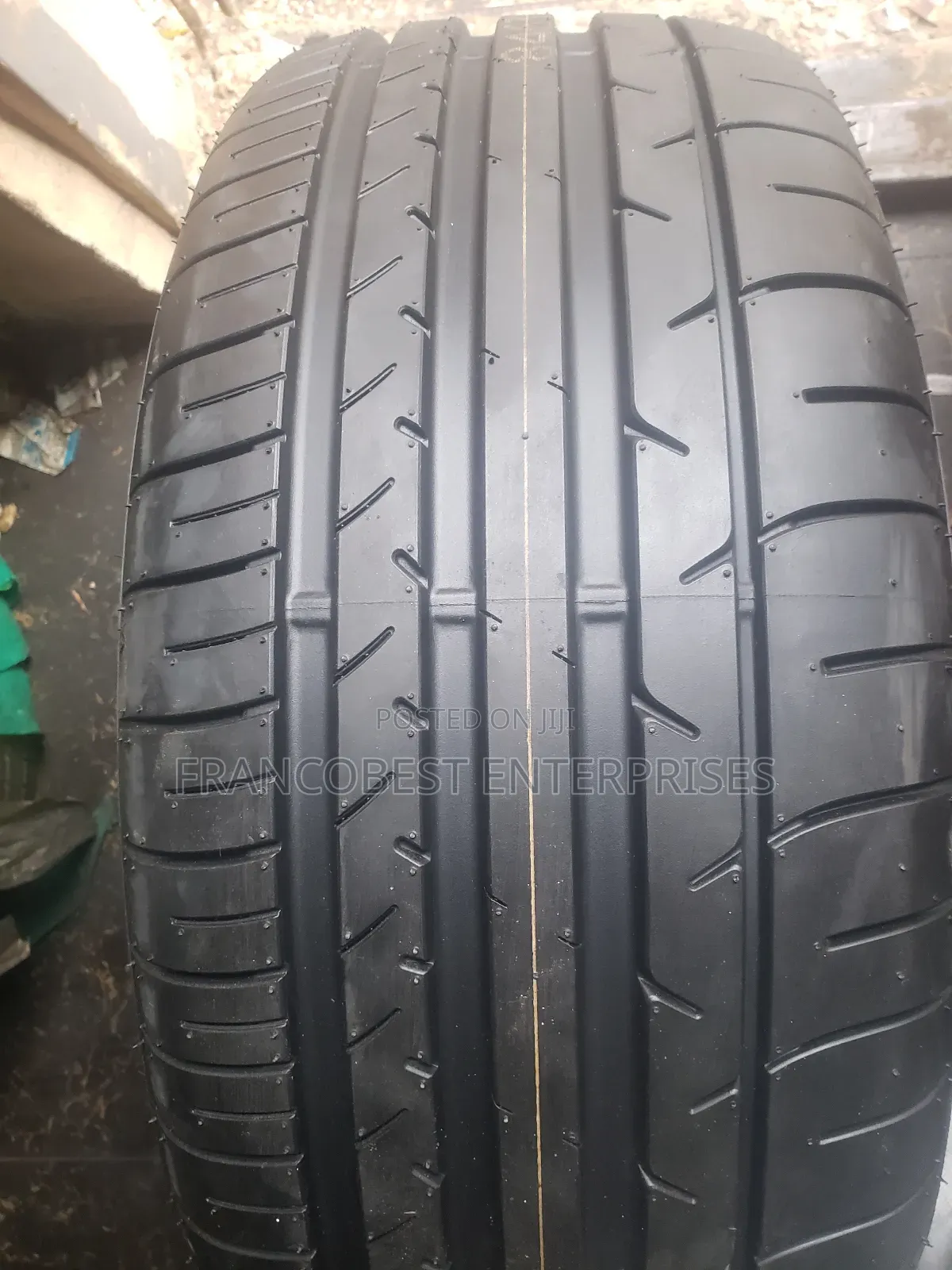 275/55r19 Dunlop Tyre